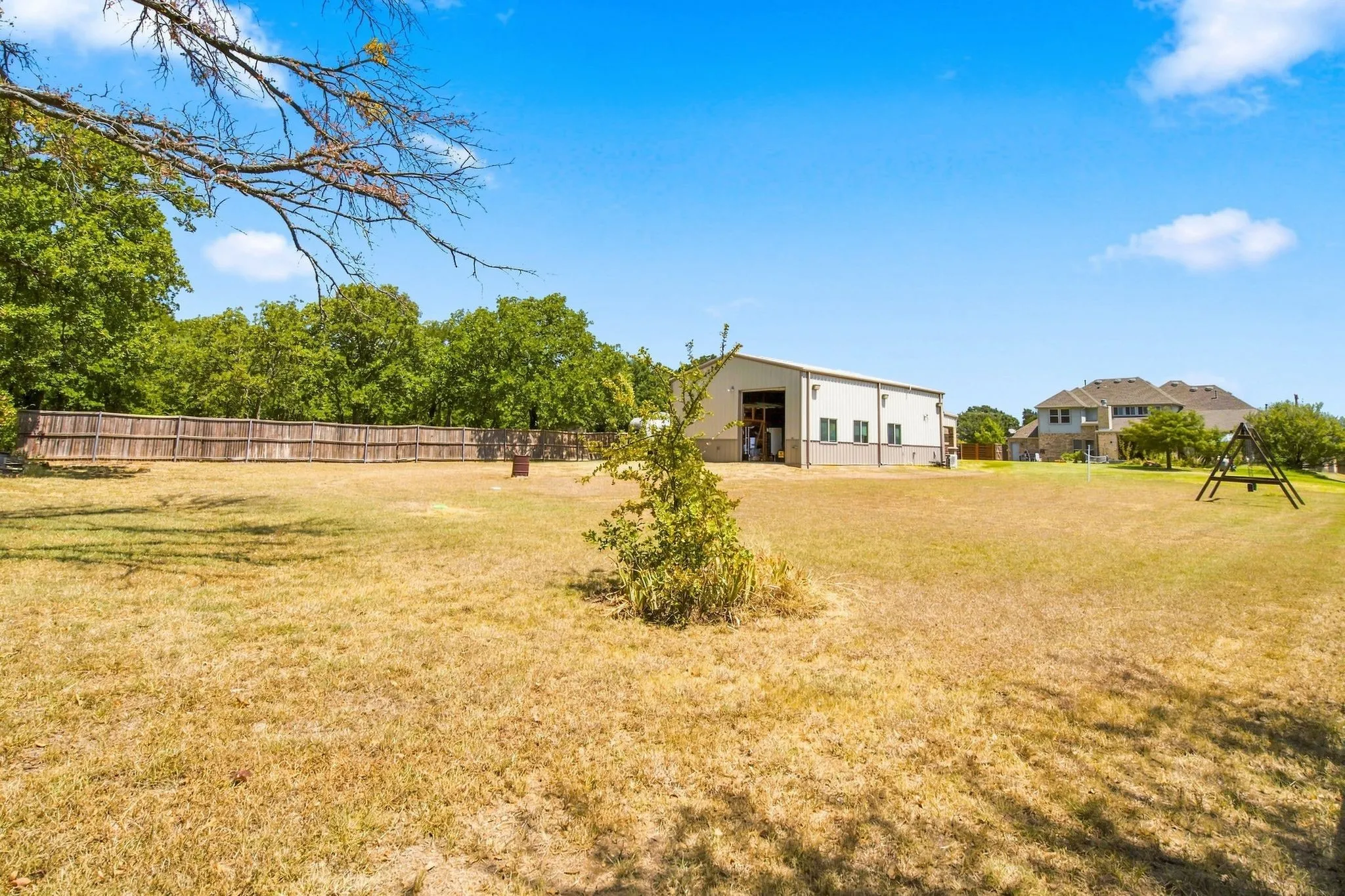 Single Family Residence For Sale in Tarrant County , 911 Tate Street, Mansfield, Texas 76063, 5 Bedroom, 4 Bathroom, 3 Garage spaces, 4,400 Sqft, built in 2014, mls#21366365, Real Estate Agent in Mansfield, Homes For Sale in Tarrant county, Homes For Sale in Mansfield, Realtor in Mansfield Texas, Real Estate Brokerage Independent Realty Texas, Luminita Cordes Realtor