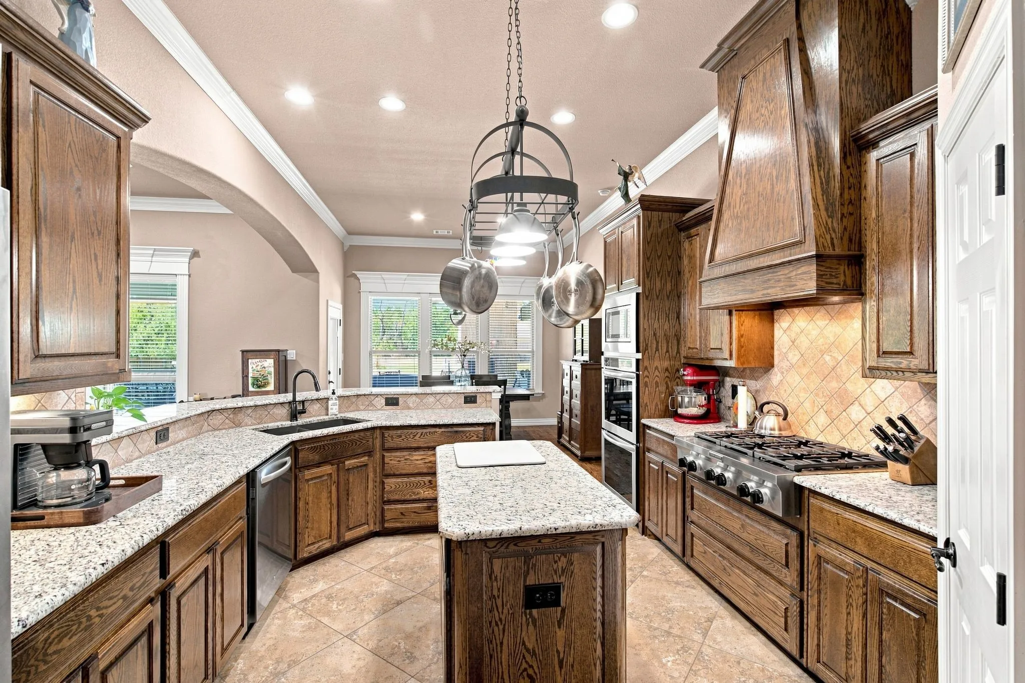 Single Family Residence For Sale in Tarrant County , 911 Tate Street, Mansfield, Texas 76063, 5 Bedroom, 4 Bathroom, 3 Garage spaces, 4,400 Sqft, built in 2014, mls#21366365, Real Estate Agent in Mansfield, Homes For Sale in Tarrant county, Homes For Sale in Mansfield, Realtor in Mansfield Texas, Real Estate Brokerage Independent Realty Texas, Luminita Cordes Realtor