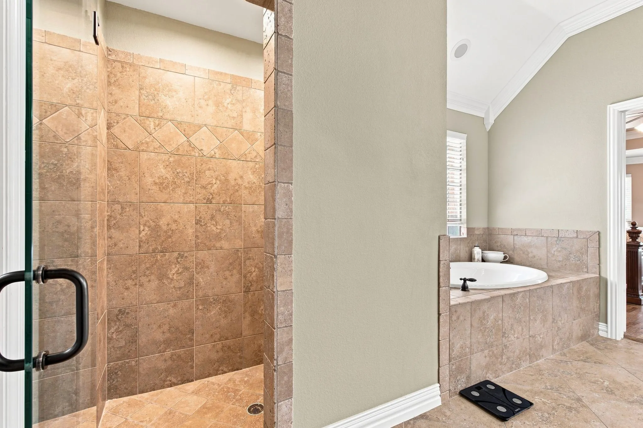Single Family Residence For Sale in Tarrant County , 911 Tate Street, Mansfield, Texas 76063, 5 Bedroom, 4 Bathroom, 3 Garage spaces, 4,400 Sqft, built in 2014, mls#21366365, Real Estate Agent in Mansfield, Homes For Sale in Tarrant county, Homes For Sale in Mansfield, Realtor in Mansfield Texas, Real Estate Brokerage Independent Realty Texas, Luminita Cordes Realtor