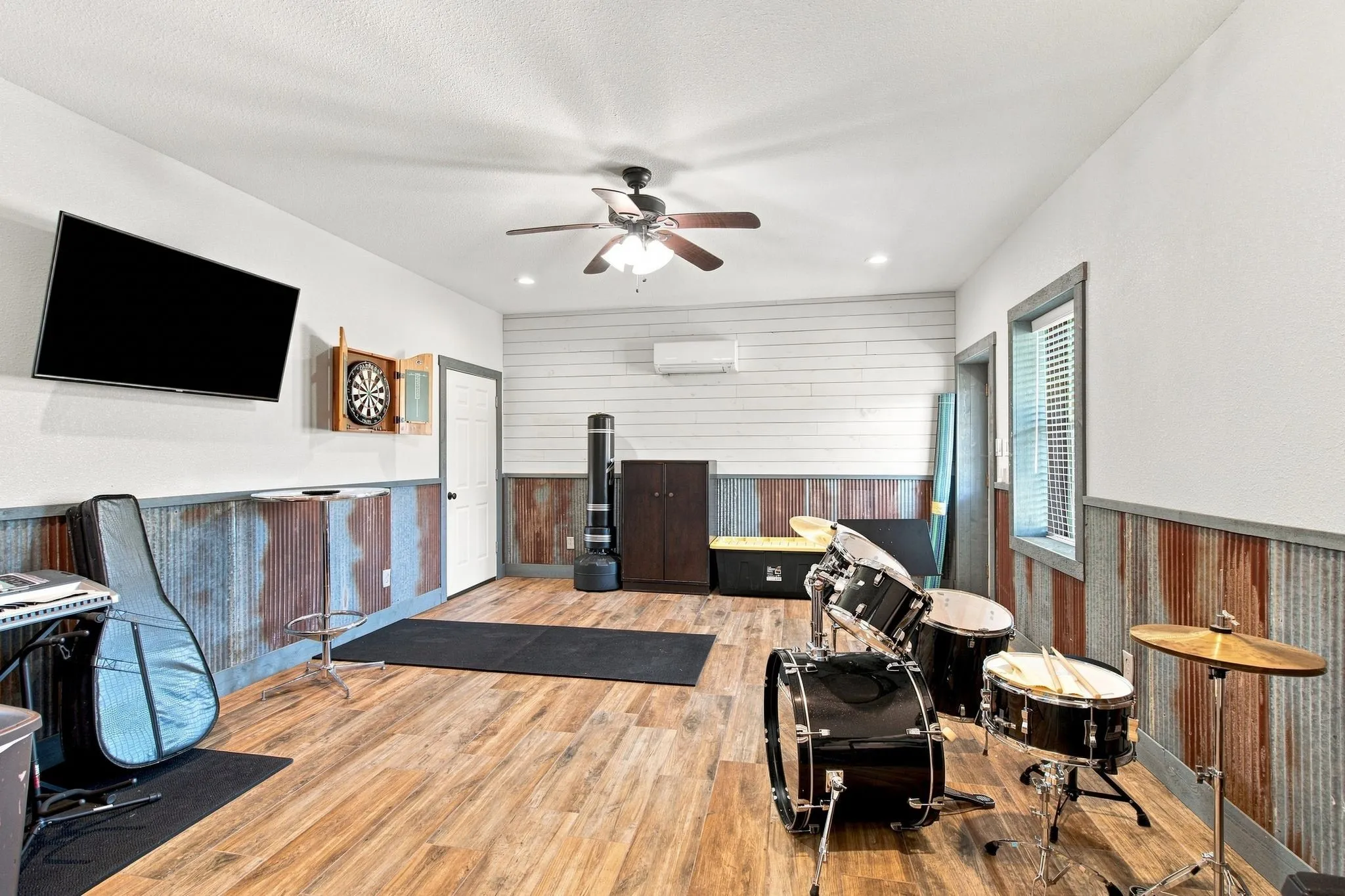 Single Family Residence For Sale in Tarrant County , 911 Tate Street, Mansfield, Texas 76063, 5 Bedroom, 4 Bathroom, 3 Garage spaces, 4,400 Sqft, built in 2014, mls#21366365, Real Estate Agent in Mansfield, Homes For Sale in Tarrant county, Homes For Sale in Mansfield, Realtor in Mansfield Texas, Real Estate Brokerage Independent Realty Texas, Luminita Cordes Realtor