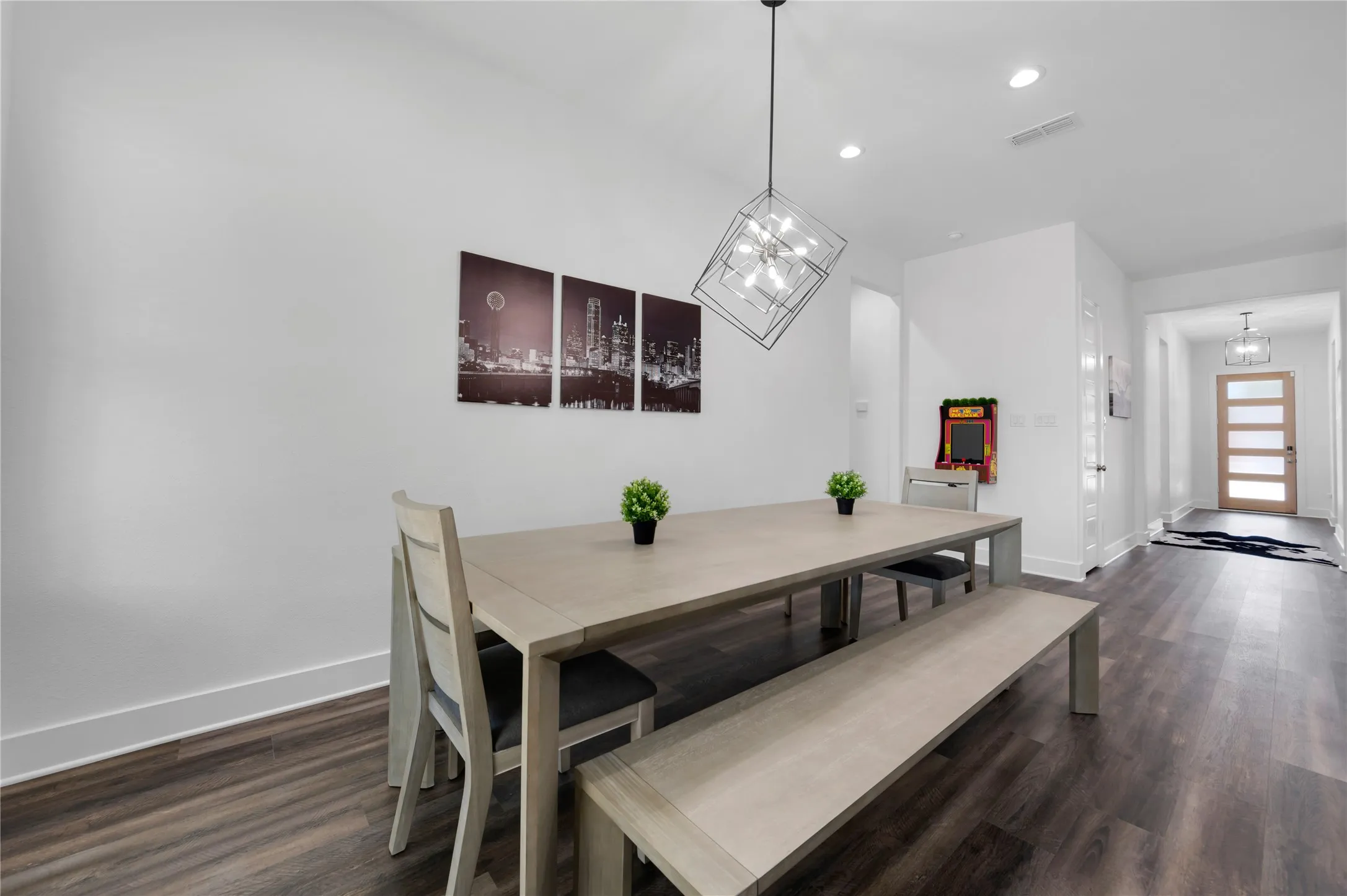 Single Family Residence For Sale in Dallas County , 1838 Life Avenue, Dallas, Texas 75212, 4 Bedroom, 2 Bathroom, 2 Garage spaces, 1,830 Sqft, built in 2022, mls#21365657, Real Estate Agent in Dallas, Homes For Sale in Dallas county, Homes For Sale in Dallas, Realtor in Dallas Texas, Real Estate Brokerage Independent Realty Texas, Luminita Cordes Realtor