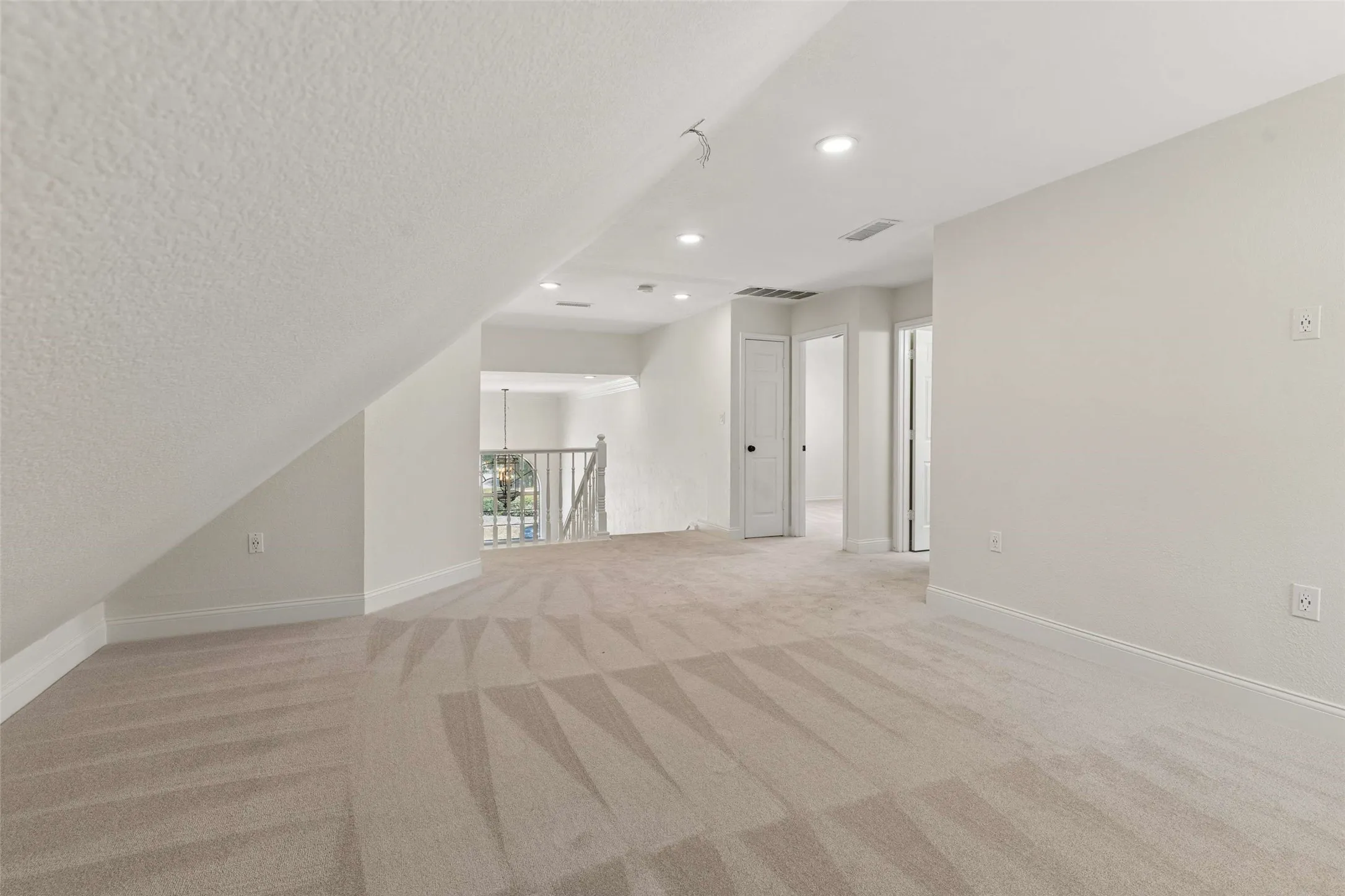 Single Family Residence For Sale in Collin County , 5211 Quail Creek Drive, Mc Kinney, Texas 75072, 4 Bedroom, 3 Bathroom, 2 Garage spaces, 2,363 Sqft, built in 1992, mls#21366434, Real Estate Agent in Mc Kinney, Homes For Sale in Collin county, Homes For Sale in Mc Kinney, Realtor in Mc Kinney Texas, Real Estate Brokerage Independent Realty Texas, Luminita Cordes Realtor