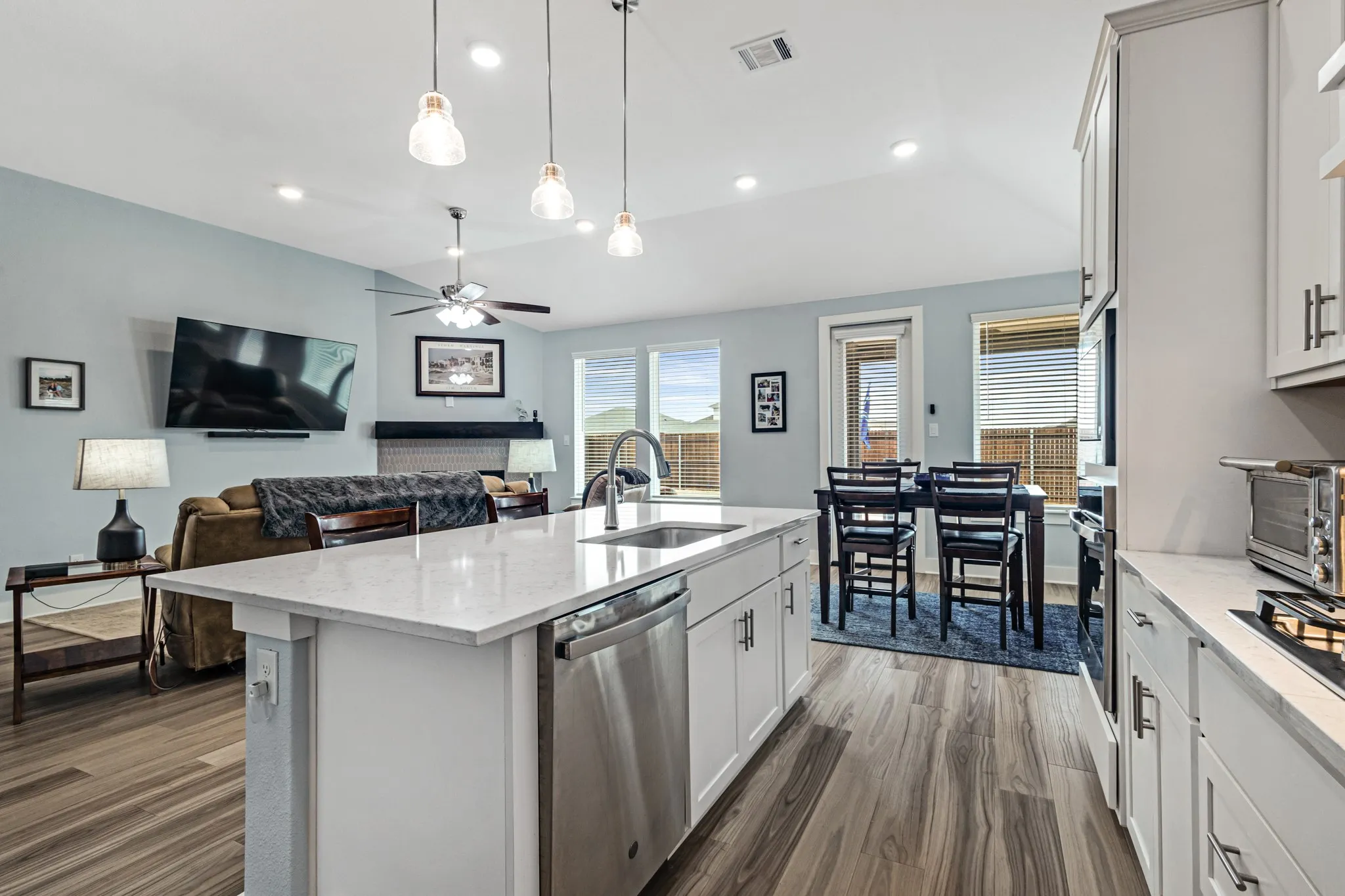 Single Family Residence For Rent in Denton County , 1913 Briar Hill Drive, Denton, Texas 76207, 3 Bedroom, 2 Bathroom, 2 Garage spaces, 1,658 Sqft, built in 2022, mls#21366100, Real Estate Agent in Denton, Homes For Rent in Denton county, Homes For Rent in Denton, Realtor in Denton Texas, Real Estate Brokerage Independent Realty Texas, Luminita Cordes Realtor