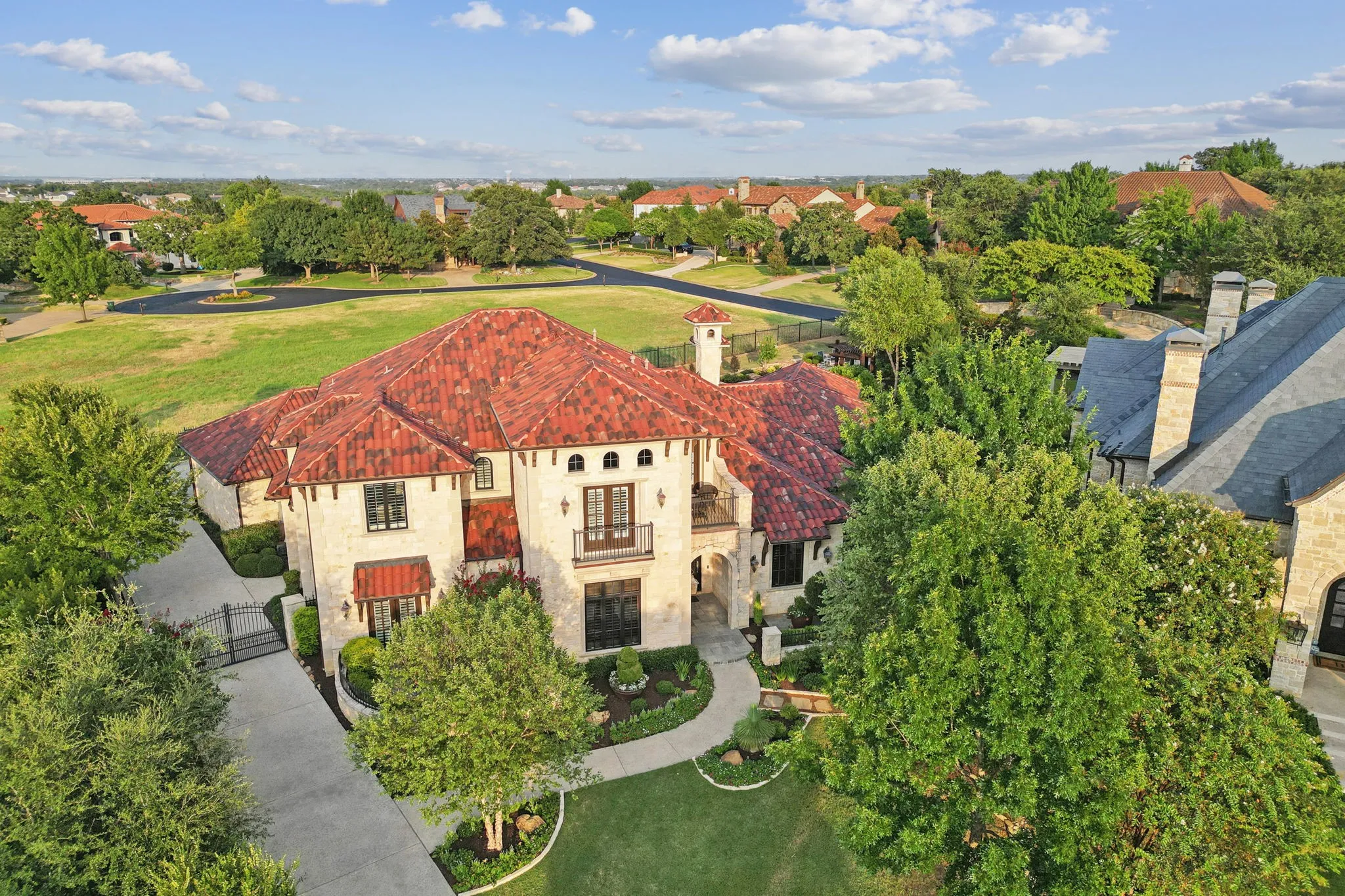 Single Family Residence For Sale in Tarrant County , 2106 Falcon Pass, Westlake, Texas 76262, 4 Bedroom, 5 Bathroom, 3 Garage spaces, 5,885 Sqft, built in 2013, mls#21366377, Real Estate Agent in Westlake, Homes For Sale in Tarrant county, Homes For Sale in Westlake, Realtor in Westlake Texas, Real Estate Brokerage Independent Realty Texas, Luminita Cordes Realtor