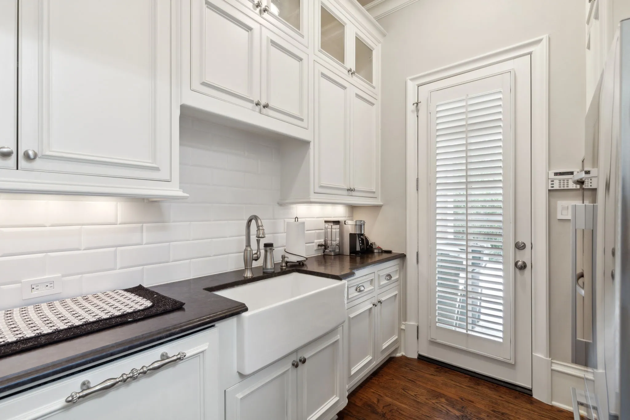 Single Family Residence For Sale in Tarrant County , 2106 Falcon Pass, Westlake, Texas 76262, 4 Bedroom, 5 Bathroom, 3 Garage spaces, 5,885 Sqft, built in 2013, mls#21366377, Real Estate Agent in Westlake, Homes For Sale in Tarrant county, Homes For Sale in Westlake, Realtor in Westlake Texas, Real Estate Brokerage Independent Realty Texas, Luminita Cordes Realtor