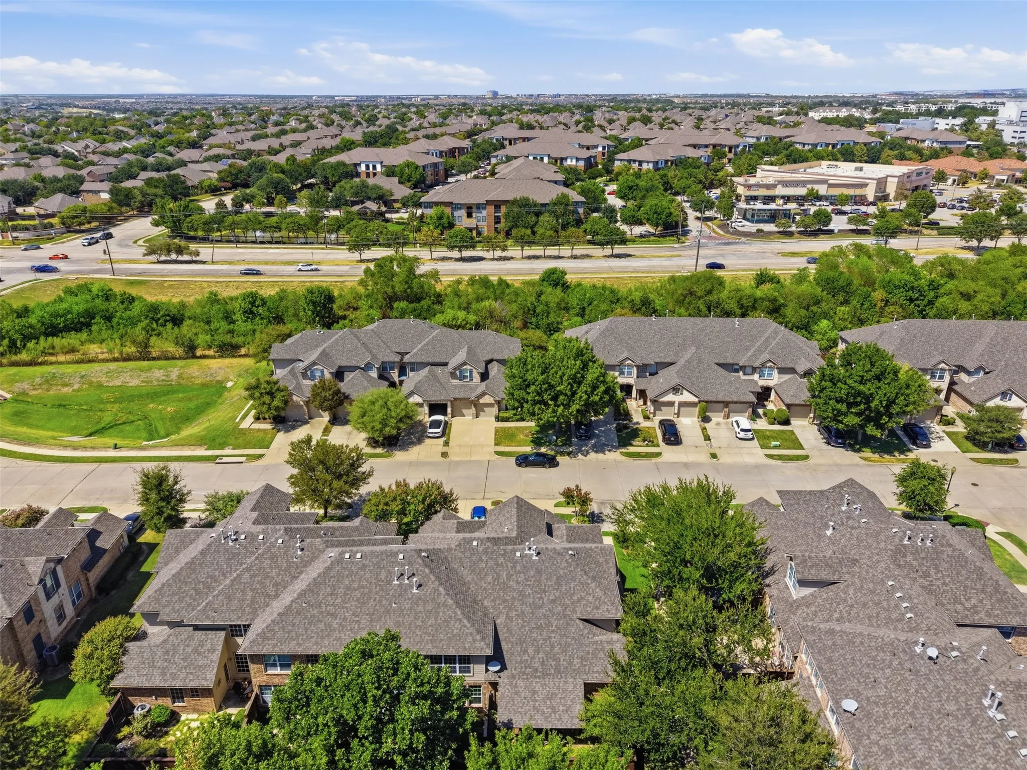 Townhouse For Sale in Denton County , 1724 Brookview Drive, Carrollton, Texas 75007, 3 Bedroom, 3 Bathroom, 2 Garage spaces, 2,008 Sqft, built in 2004, mls#21366135, Real Estate Agent in Carrollton, Homes For Sale in Denton county, Homes For Sale in Carrollton, Realtor in Carrollton Texas, Real Estate Brokerage Independent Realty Texas, Luminita Cordes Realtor