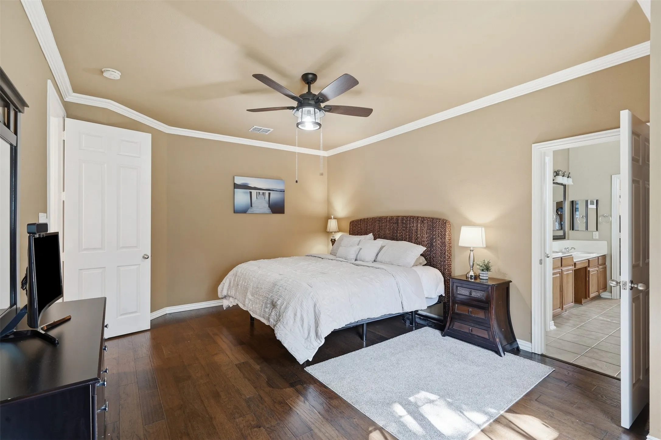 Townhouse For Sale in Denton County , 1724 Brookview Drive, Carrollton, Texas 75007, 3 Bedroom, 3 Bathroom, 2 Garage spaces, 2,008 Sqft, built in 2004, mls#21366135, Real Estate Agent in Carrollton, Homes For Sale in Denton county, Homes For Sale in Carrollton, Realtor in Carrollton Texas, Real Estate Brokerage Independent Realty Texas, Luminita Cordes Realtor