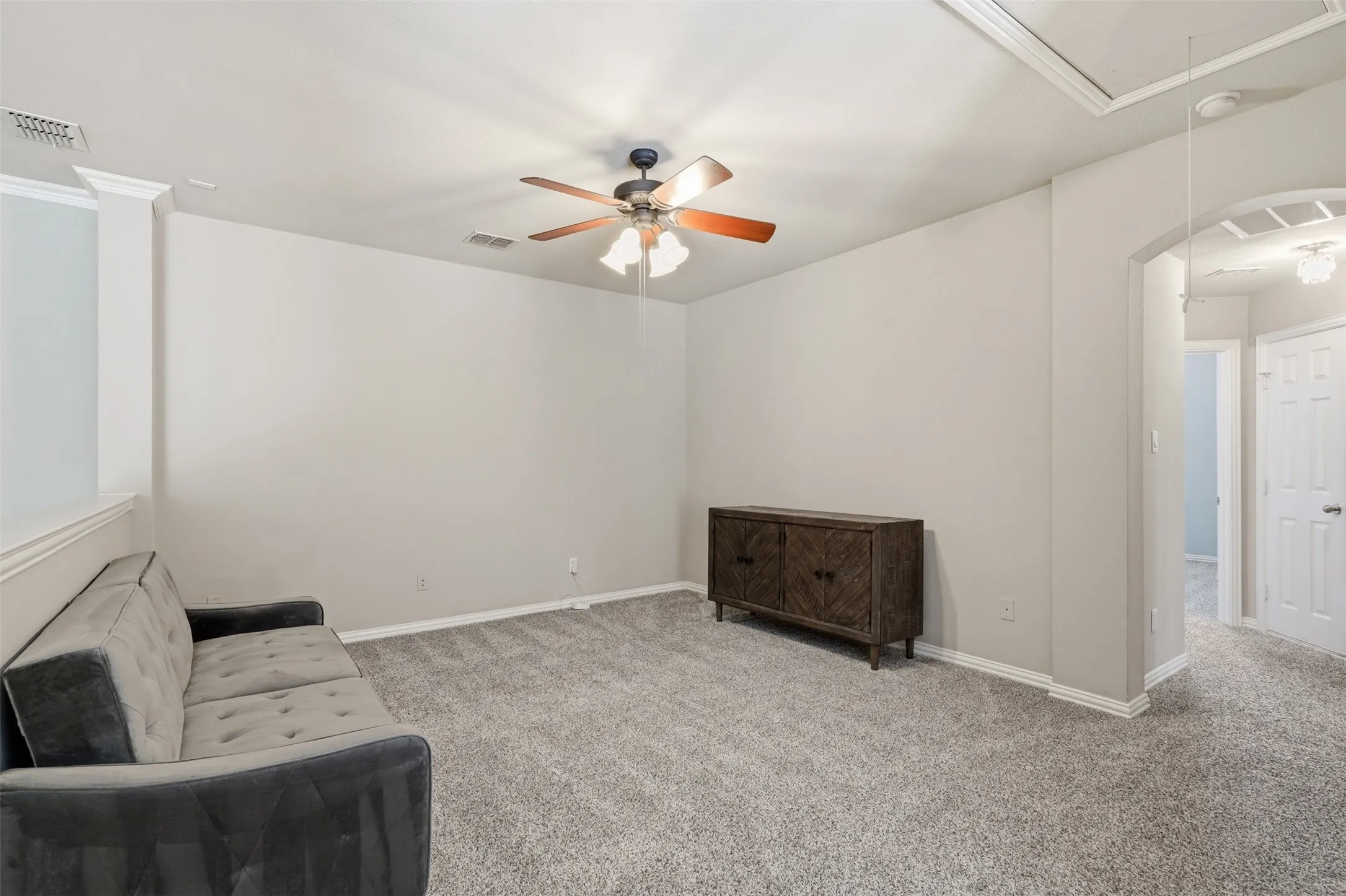 Townhouse For Sale in Denton County , 1724 Brookview Drive, Carrollton, Texas 75007, 3 Bedroom, 3 Bathroom, 2 Garage spaces, 2,008 Sqft, built in 2004, mls#21366135, Real Estate Agent in Carrollton, Homes For Sale in Denton county, Homes For Sale in Carrollton, Realtor in Carrollton Texas, Real Estate Brokerage Independent Realty Texas, Luminita Cordes Realtor