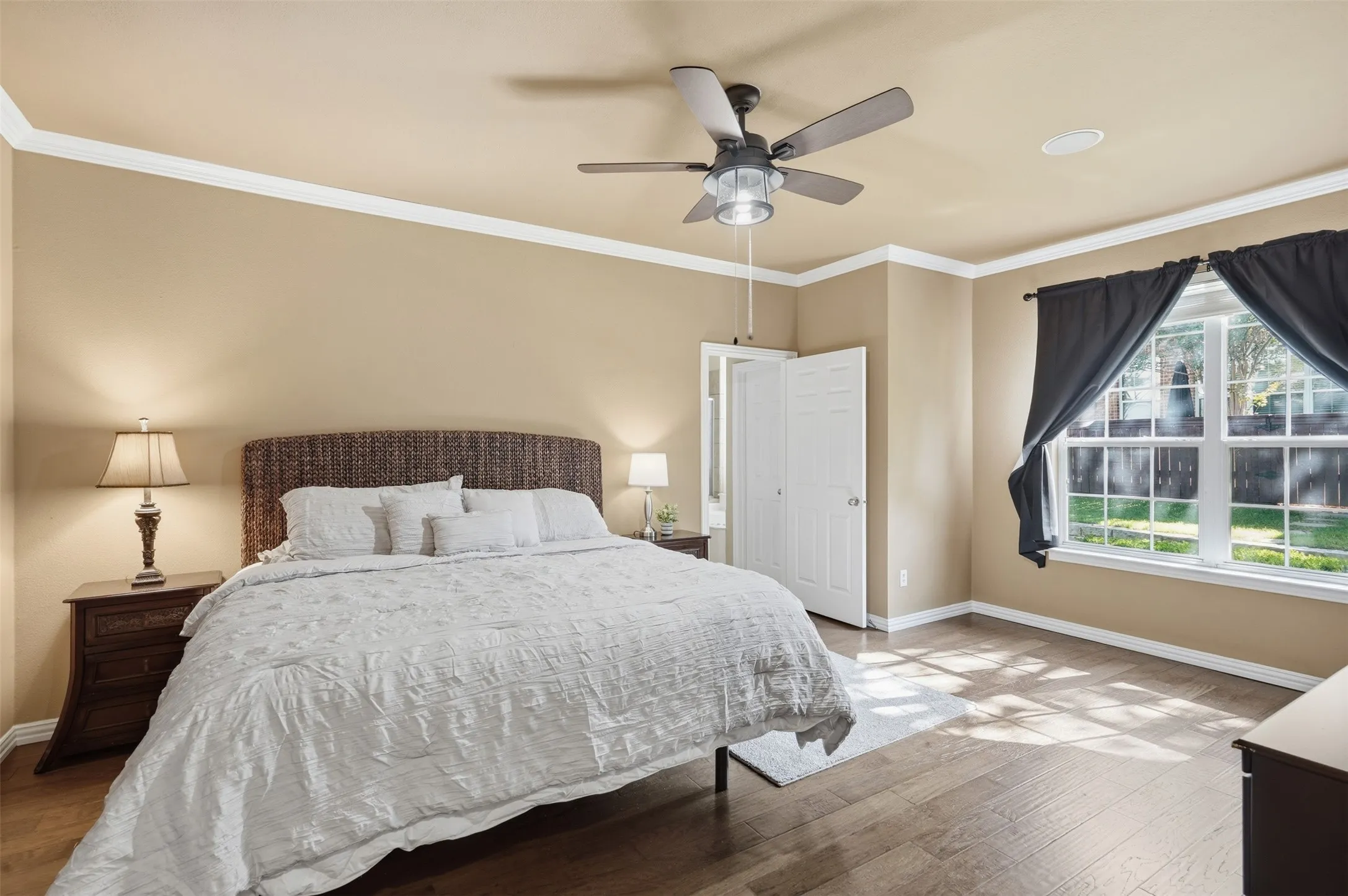 Townhouse For Sale in Denton County , 1724 Brookview Drive, Carrollton, Texas 75007, 3 Bedroom, 3 Bathroom, 2 Garage spaces, 2,008 Sqft, built in 2004, mls#21366135, Real Estate Agent in Carrollton, Homes For Sale in Denton county, Homes For Sale in Carrollton, Realtor in Carrollton Texas, Real Estate Brokerage Independent Realty Texas, Luminita Cordes Realtor