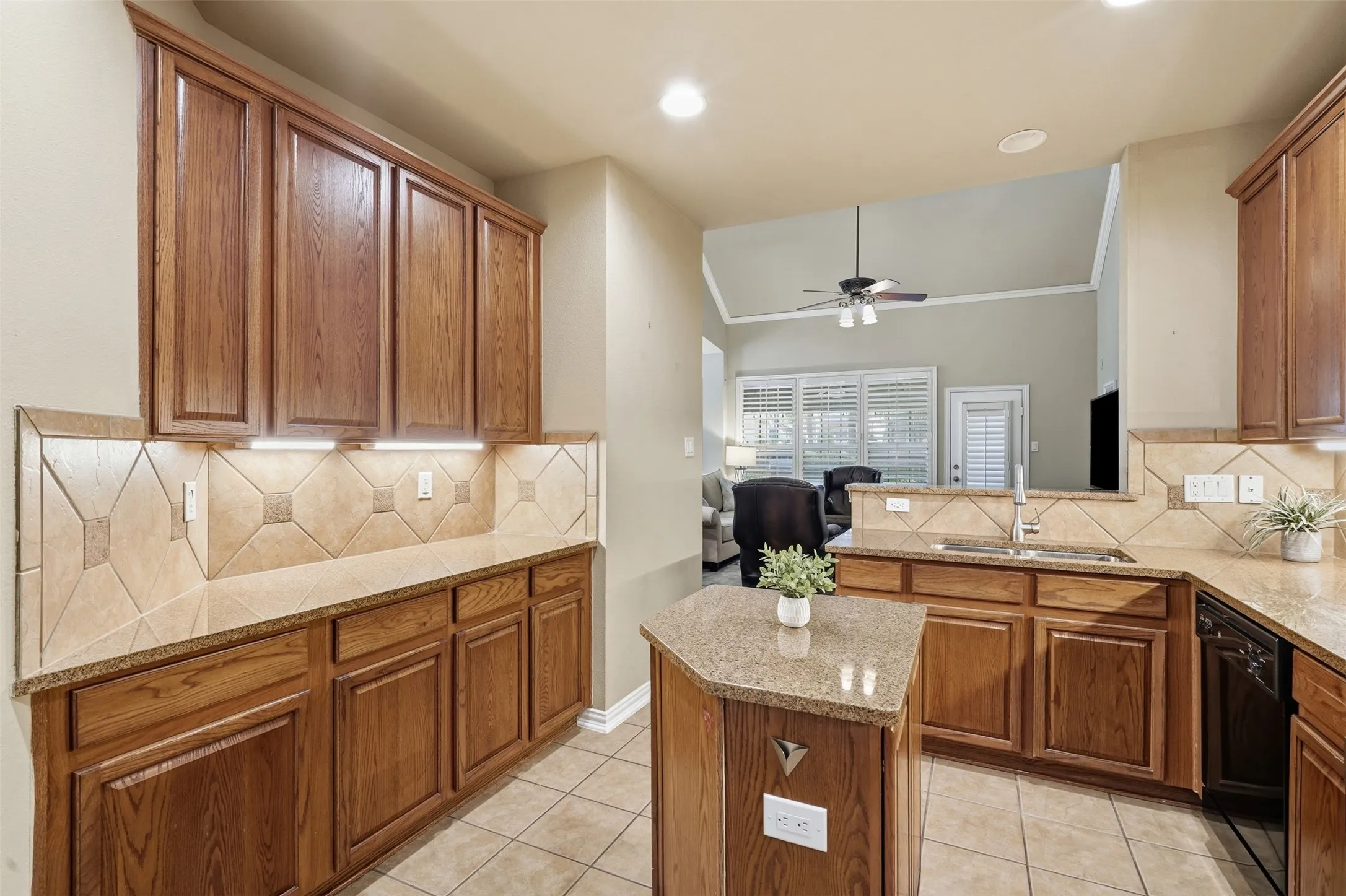 Townhouse For Sale in Denton County , 1724 Brookview Drive, Carrollton, Texas 75007, 3 Bedroom, 3 Bathroom, 2 Garage spaces, 2,008 Sqft, built in 2004, mls#21366135, Real Estate Agent in Carrollton, Homes For Sale in Denton county, Homes For Sale in Carrollton, Realtor in Carrollton Texas, Real Estate Brokerage Independent Realty Texas, Luminita Cordes Realtor