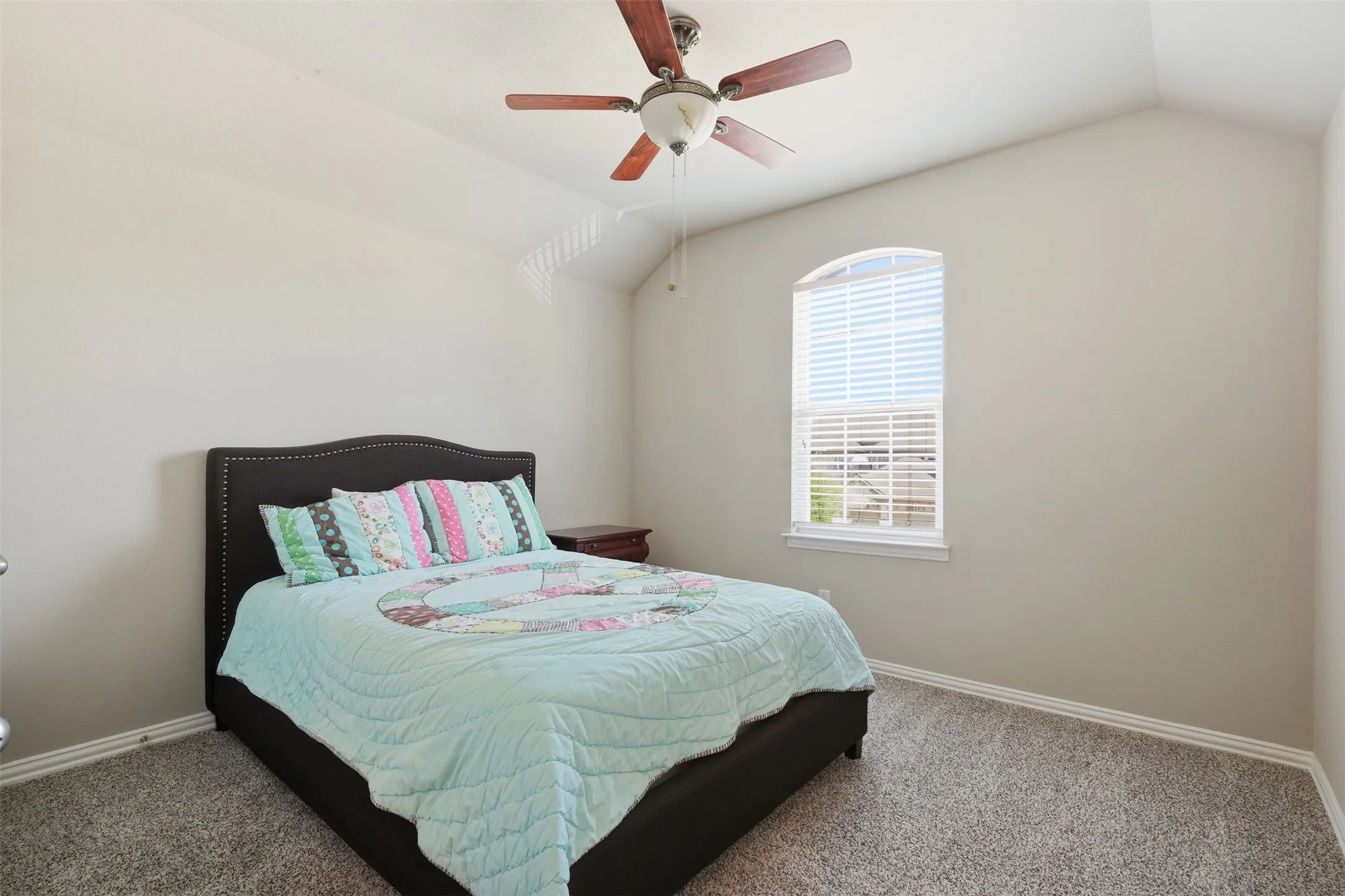 Townhouse For Sale in Denton County , 1724 Brookview Drive, Carrollton, Texas 75007, 3 Bedroom, 3 Bathroom, 2 Garage spaces, 2,008 Sqft, built in 2004, mls#21366135, Real Estate Agent in Carrollton, Homes For Sale in Denton county, Homes For Sale in Carrollton, Realtor in Carrollton Texas, Real Estate Brokerage Independent Realty Texas, Luminita Cordes Realtor