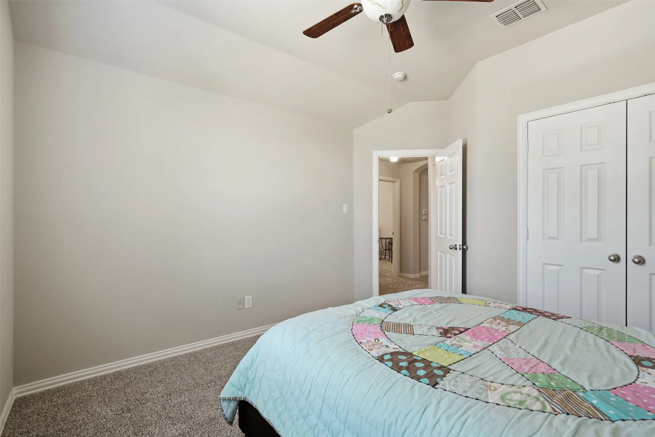 Townhouse For Sale in Denton County , 1724 Brookview Drive, Carrollton, Texas 75007, 3 Bedroom, 3 Bathroom, 2 Garage spaces, 2,008 Sqft, built in 2004, mls#21366135, Real Estate Agent in Carrollton, Homes For Sale in Denton county, Homes For Sale in Carrollton, Realtor in Carrollton Texas, Real Estate Brokerage Independent Realty Texas, Luminita Cordes Realtor