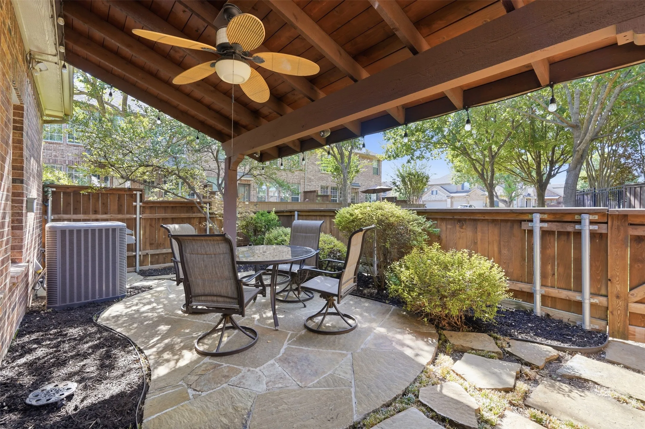 Townhouse For Sale in Denton County , 1724 Brookview Drive, Carrollton, Texas 75007, 3 Bedroom, 3 Bathroom, 2 Garage spaces, 2,008 Sqft, built in 2004, mls#21366135, Real Estate Agent in Carrollton, Homes For Sale in Denton county, Homes For Sale in Carrollton, Realtor in Carrollton Texas, Real Estate Brokerage Independent Realty Texas, Luminita Cordes Realtor