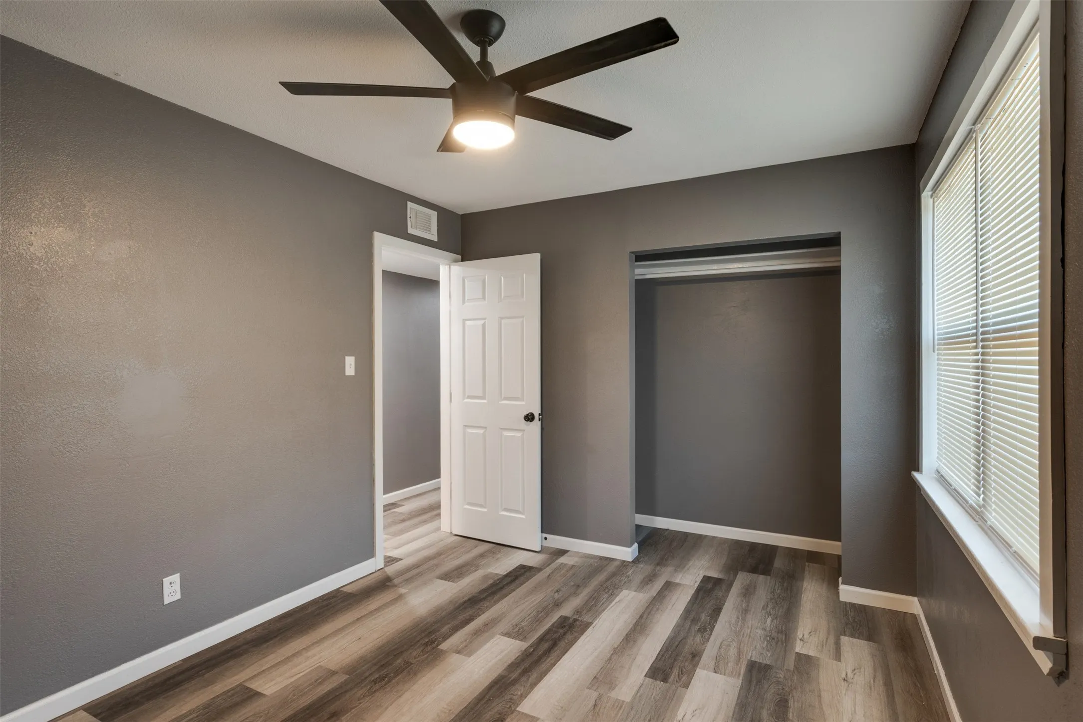 Single Family Residence For Sale in Archer County , 211 S Rose Street, Archer City, Texas 76351, 4 Bedroom, 2 Bathroom, Garage spaces, 1,350 Sqft, built in 1975, mls#21366351, Real Estate Agent in Archer City, Homes For Sale in Archer county, Homes For Sale in Archer City, Realtor in Archer City Texas, Real Estate Brokerage Independent Realty Texas, Luminita Cordes Realtor