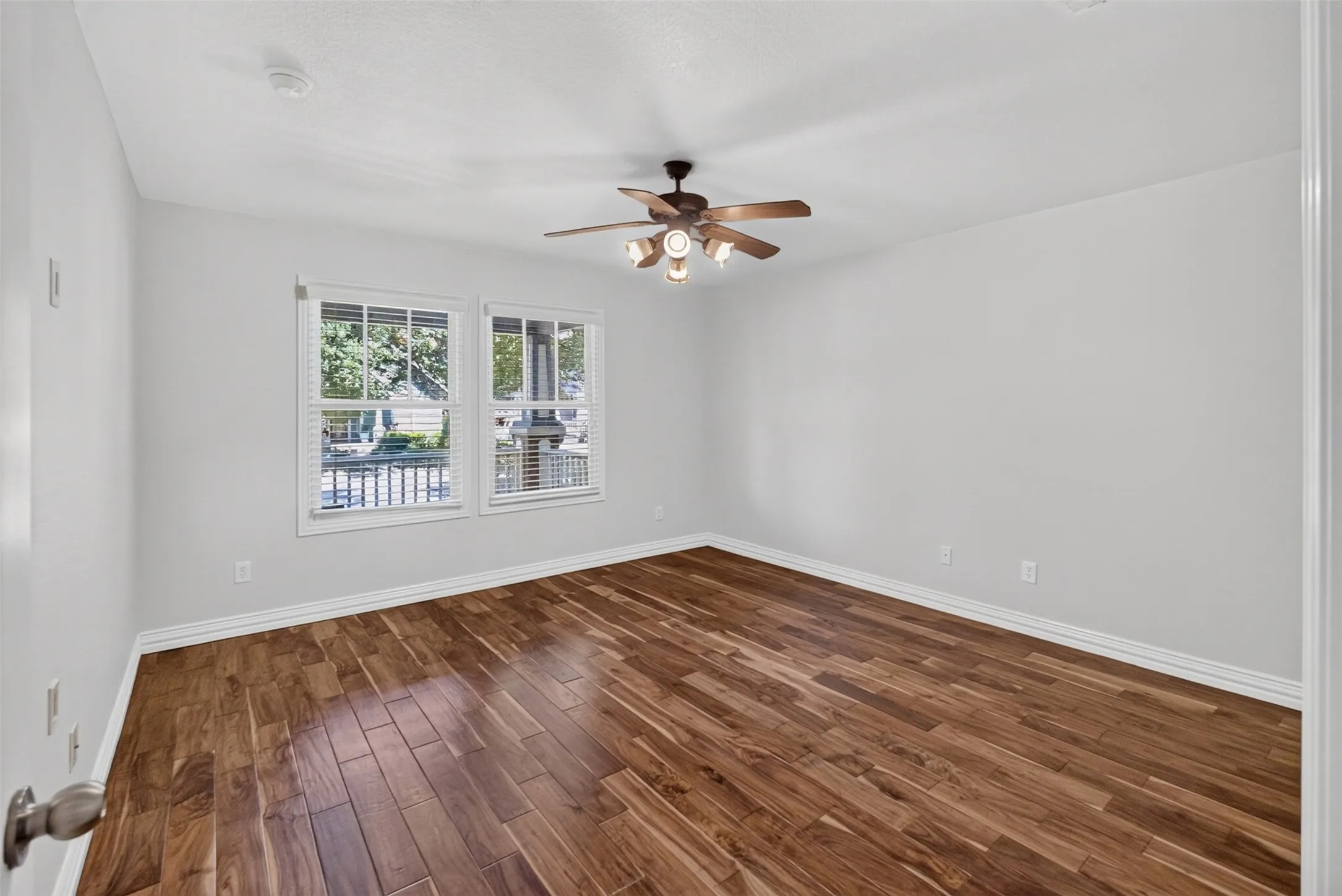 Single Family Residence For Sale in Tarrant County , 2205 College Avenue, Fort Worth, Texas 76110, 3 Bedroom, 3 Bathroom, 1 Garage spaces, 1,760 Sqft, built in 2005, mls#21345922, Real Estate Agent in Fort Worth, Homes For Sale in Tarrant county, Homes For Sale in Fort Worth, Realtor in Fort Worth Texas, Real Estate Brokerage Independent Realty Texas, Luminita Cordes Realtor