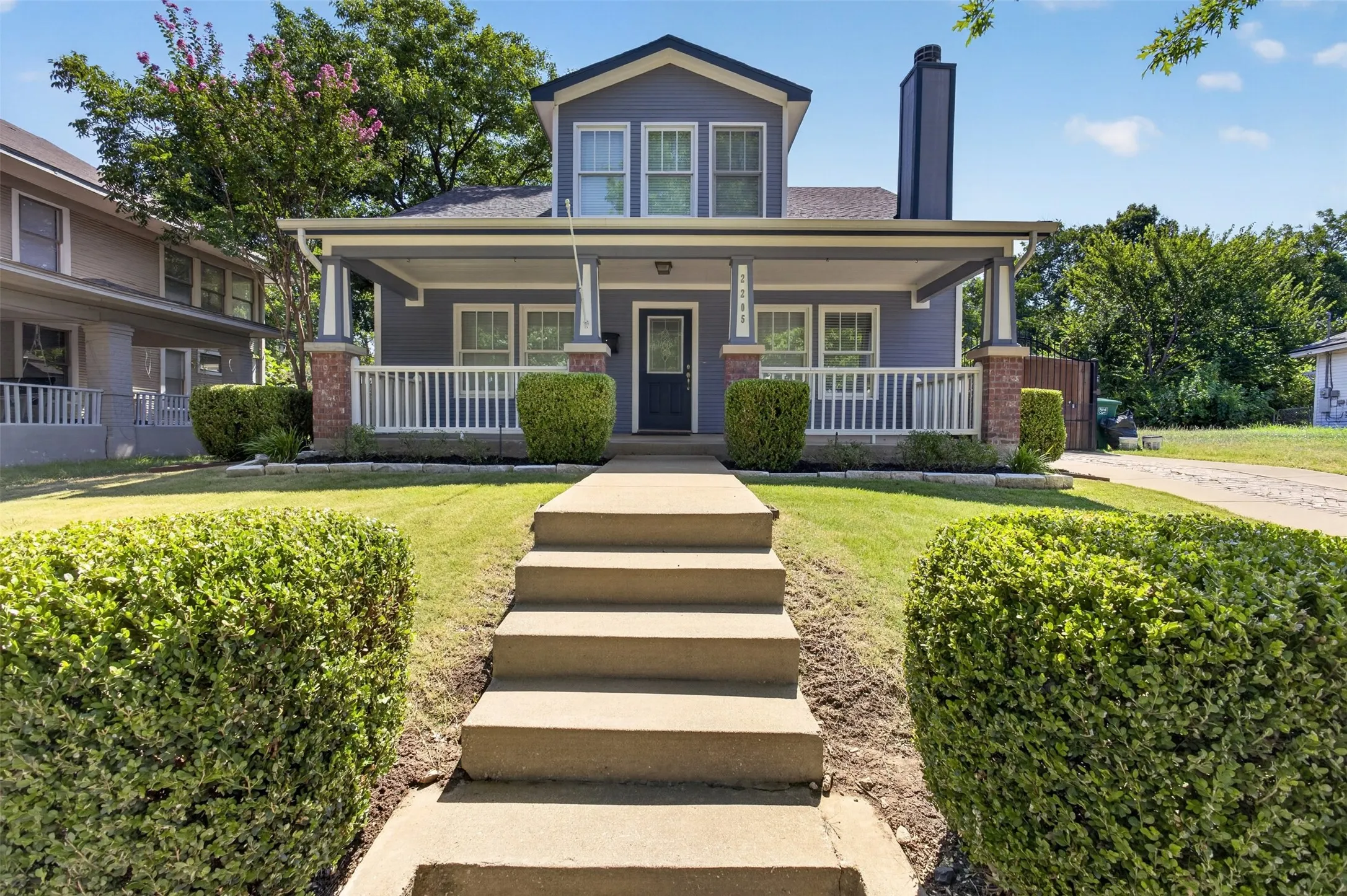 Single Family Residence For Sale in Tarrant County , 2205 College Avenue, Fort Worth, Texas 76110, 3 Bedroom, 3 Bathroom, 1 Garage spaces, 1,760 Sqft, built in 2005, mls#21345922, Real Estate Agent in Fort Worth, Homes For Sale in Tarrant county, Homes For Sale in Fort Worth, Realtor in Fort Worth Texas, Real Estate Brokerage Independent Realty Texas, Luminita Cordes Realtor