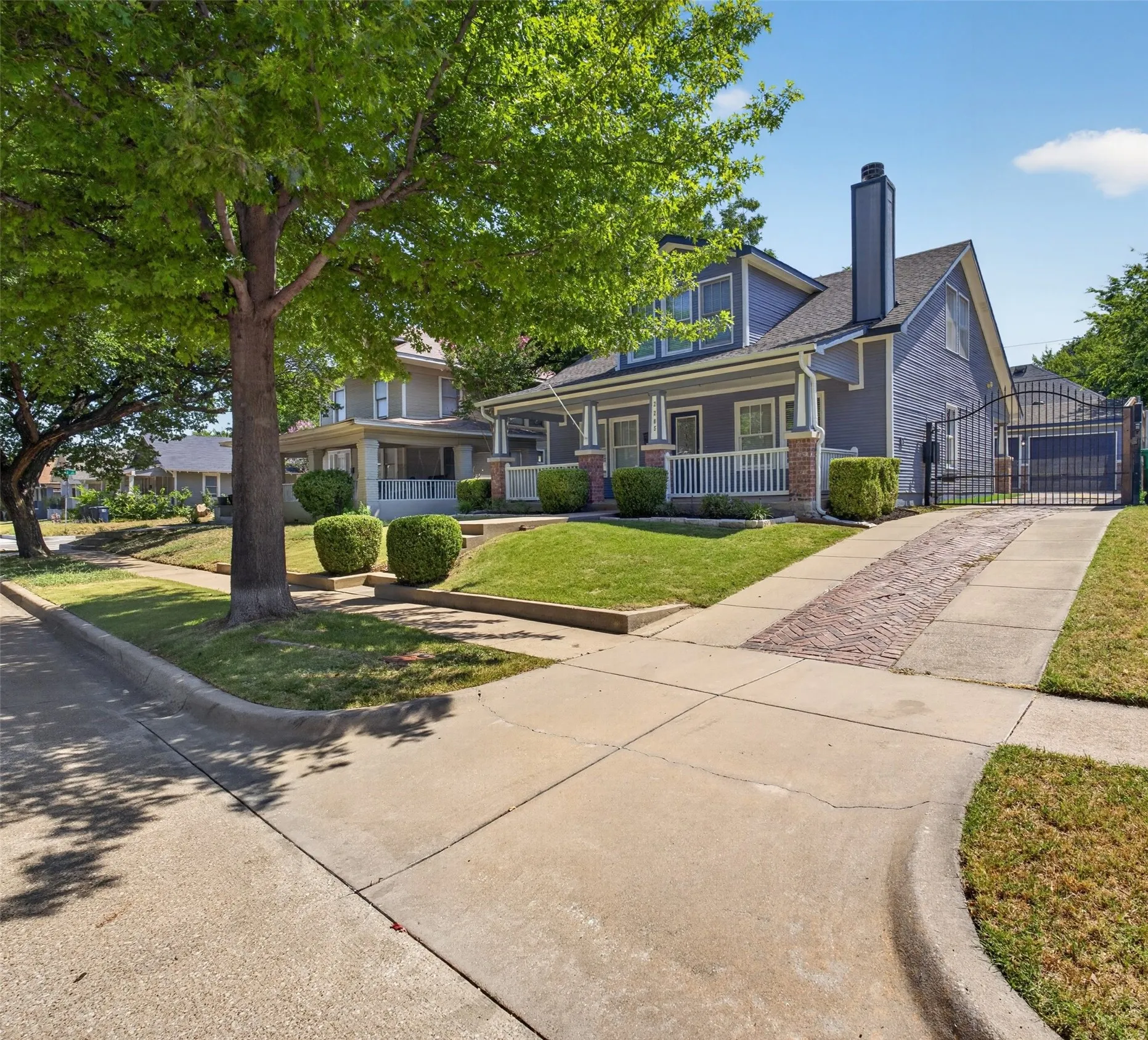 Single Family Residence For Sale in Tarrant County , 2205 College Avenue, Fort Worth, Texas 76110, 3 Bedroom, 3 Bathroom, 1 Garage spaces, 1,760 Sqft, built in 2005, mls#21345922, Real Estate Agent in Fort Worth, Homes For Sale in Tarrant county, Homes For Sale in Fort Worth, Realtor in Fort Worth Texas, Real Estate Brokerage Independent Realty Texas, Luminita Cordes Realtor