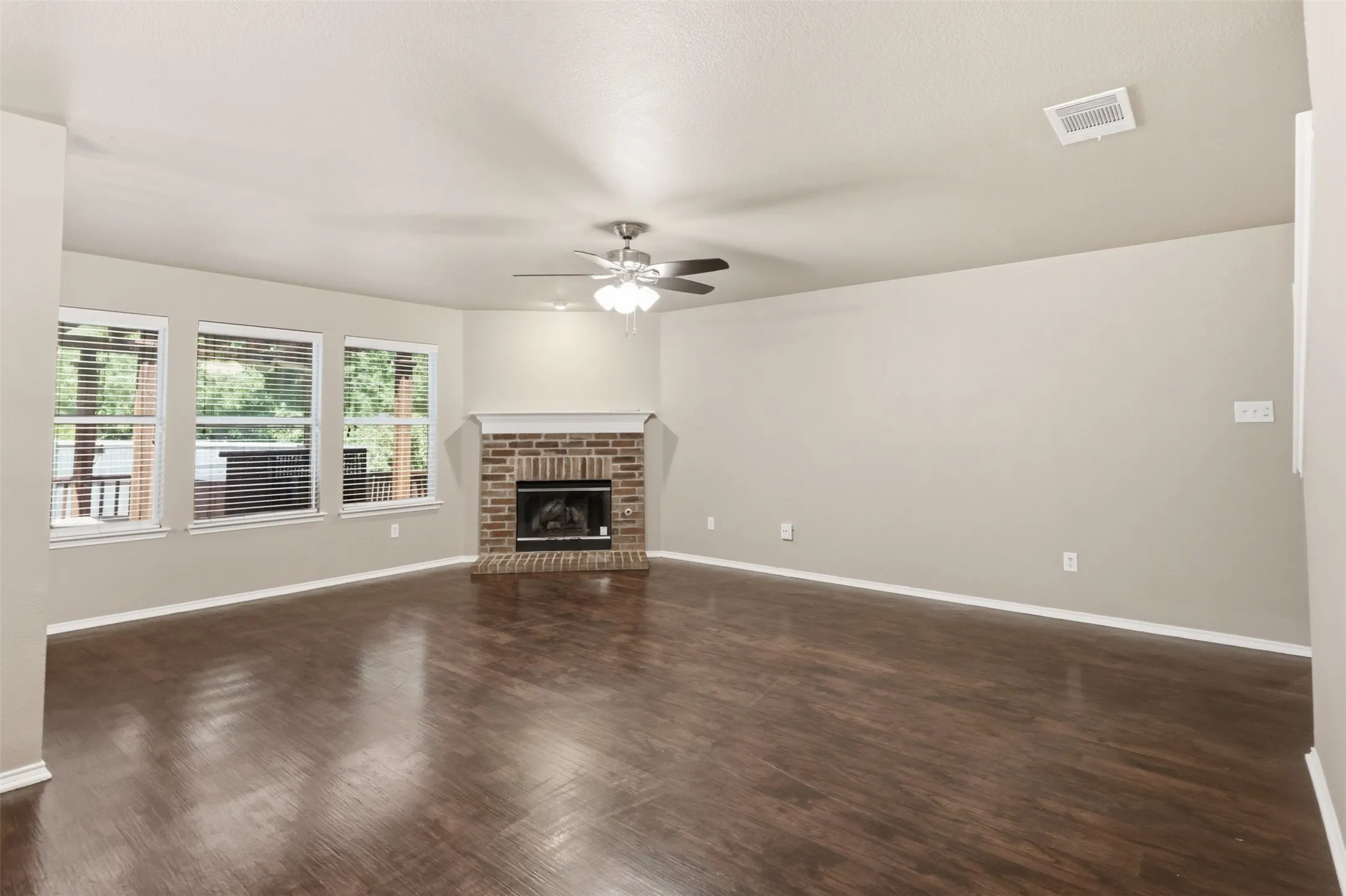 Single Family Residence For Sale in Rockwall County , 218 Mulberry Drive, Fate, Texas 75087, 4 Bedroom, 3 Bathroom, 2 Garage spaces, 2,796 Sqft, built in 2005, mls#21364836, Real Estate Agent in Fate, Homes For Sale in Rockwall county, Homes For Sale in Fate, Realtor in Fate Texas, Real Estate Brokerage Independent Realty Texas, Luminita Cordes Realtor