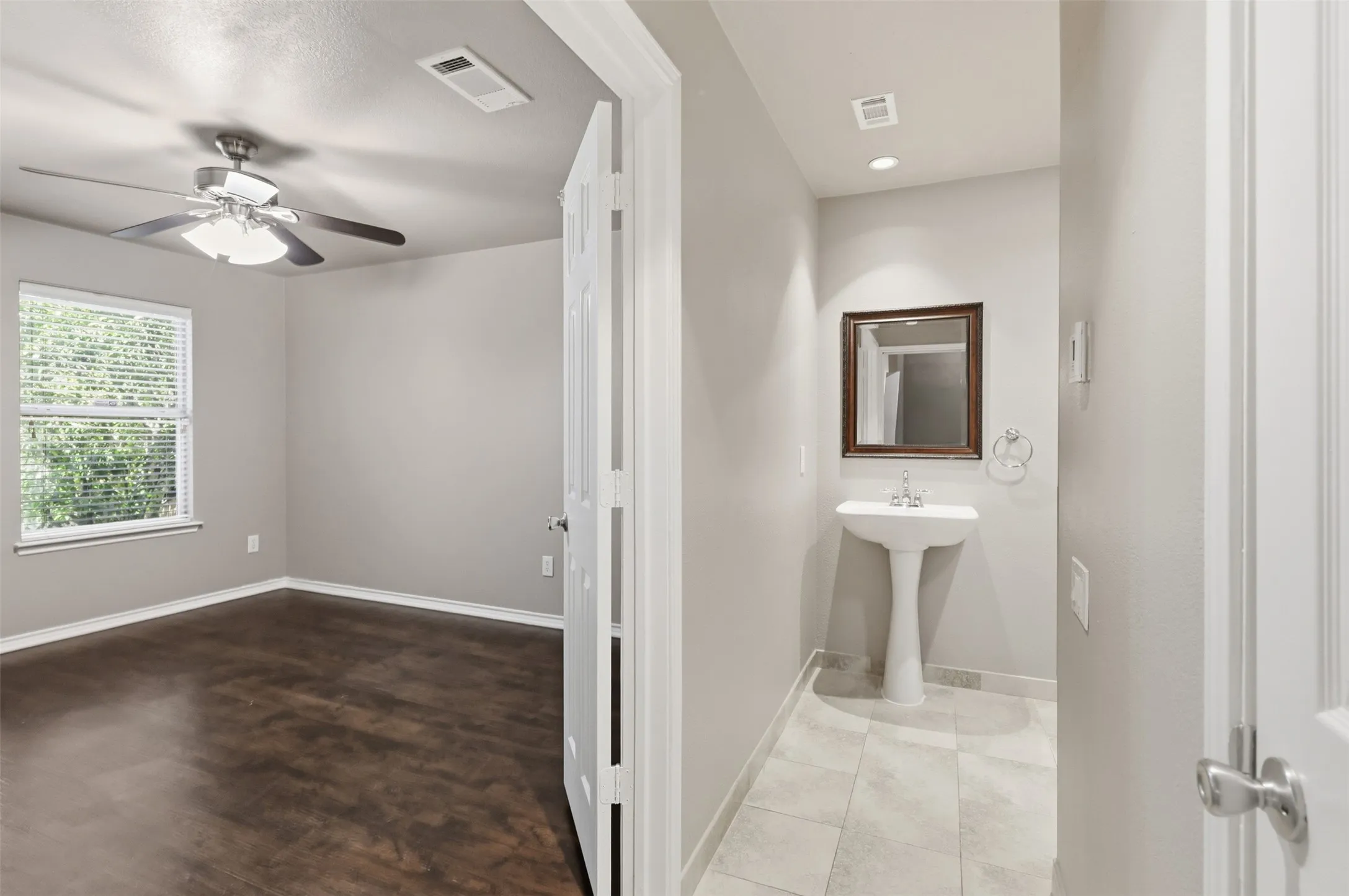 Single Family Residence For Sale in Rockwall County , 218 Mulberry Drive, Fate, Texas 75087, 4 Bedroom, 3 Bathroom, 2 Garage spaces, 2,796 Sqft, built in 2005, mls#21364836, Real Estate Agent in Fate, Homes For Sale in Rockwall county, Homes For Sale in Fate, Realtor in Fate Texas, Real Estate Brokerage Independent Realty Texas, Luminita Cordes Realtor