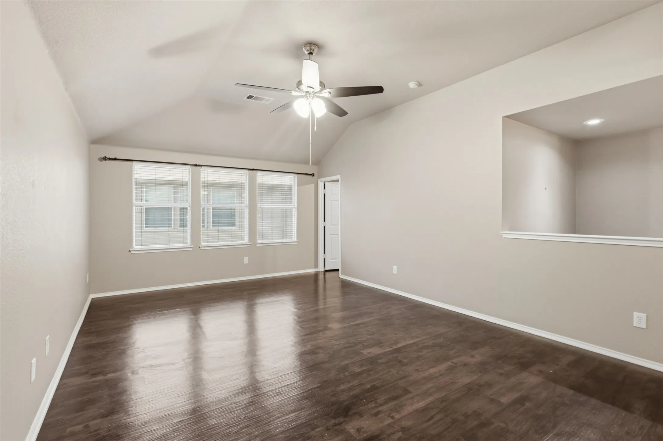 Single Family Residence For Sale in Rockwall County , 218 Mulberry Drive, Fate, Texas 75087, 4 Bedroom, 3 Bathroom, 2 Garage spaces, 2,796 Sqft, built in 2005, mls#21364836, Real Estate Agent in Fate, Homes For Sale in Rockwall county, Homes For Sale in Fate, Realtor in Fate Texas, Real Estate Brokerage Independent Realty Texas, Luminita Cordes Realtor