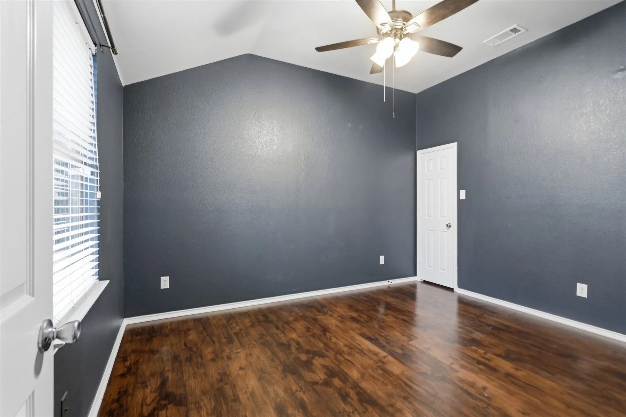 Single Family Residence For Sale in Rockwall County , 218 Mulberry Drive, Fate, Texas 75087, 4 Bedroom, 3 Bathroom, 2 Garage spaces, 2,796 Sqft, built in 2005, mls#21364836, Real Estate Agent in Fate, Homes For Sale in Rockwall county, Homes For Sale in Fate, Realtor in Fate Texas, Real Estate Brokerage Independent Realty Texas, Luminita Cordes Realtor