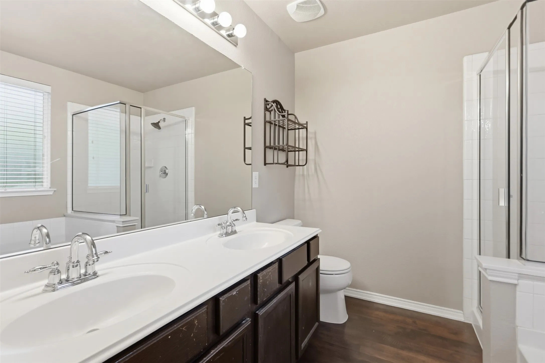 Single Family Residence For Sale in Rockwall County , 218 Mulberry Drive, Fate, Texas 75087, 4 Bedroom, 3 Bathroom, 2 Garage spaces, 2,796 Sqft, built in 2005, mls#21364836, Real Estate Agent in Fate, Homes For Sale in Rockwall county, Homes For Sale in Fate, Realtor in Fate Texas, Real Estate Brokerage Independent Realty Texas, Luminita Cordes Realtor
