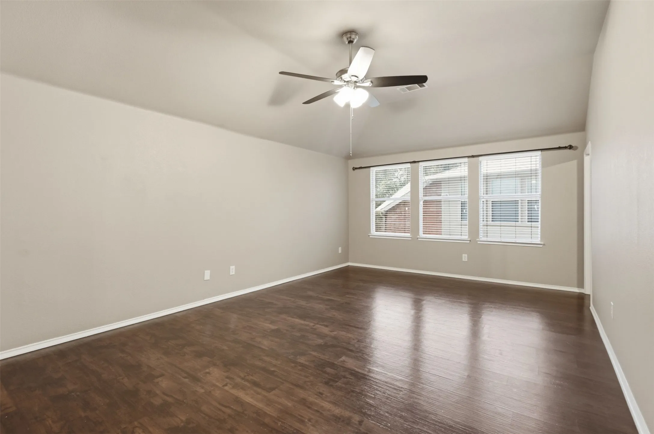 Single Family Residence For Sale in Rockwall County , 218 Mulberry Drive, Fate, Texas 75087, 4 Bedroom, 3 Bathroom, 2 Garage spaces, 2,796 Sqft, built in 2005, mls#21364836, Real Estate Agent in Fate, Homes For Sale in Rockwall county, Homes For Sale in Fate, Realtor in Fate Texas, Real Estate Brokerage Independent Realty Texas, Luminita Cordes Realtor