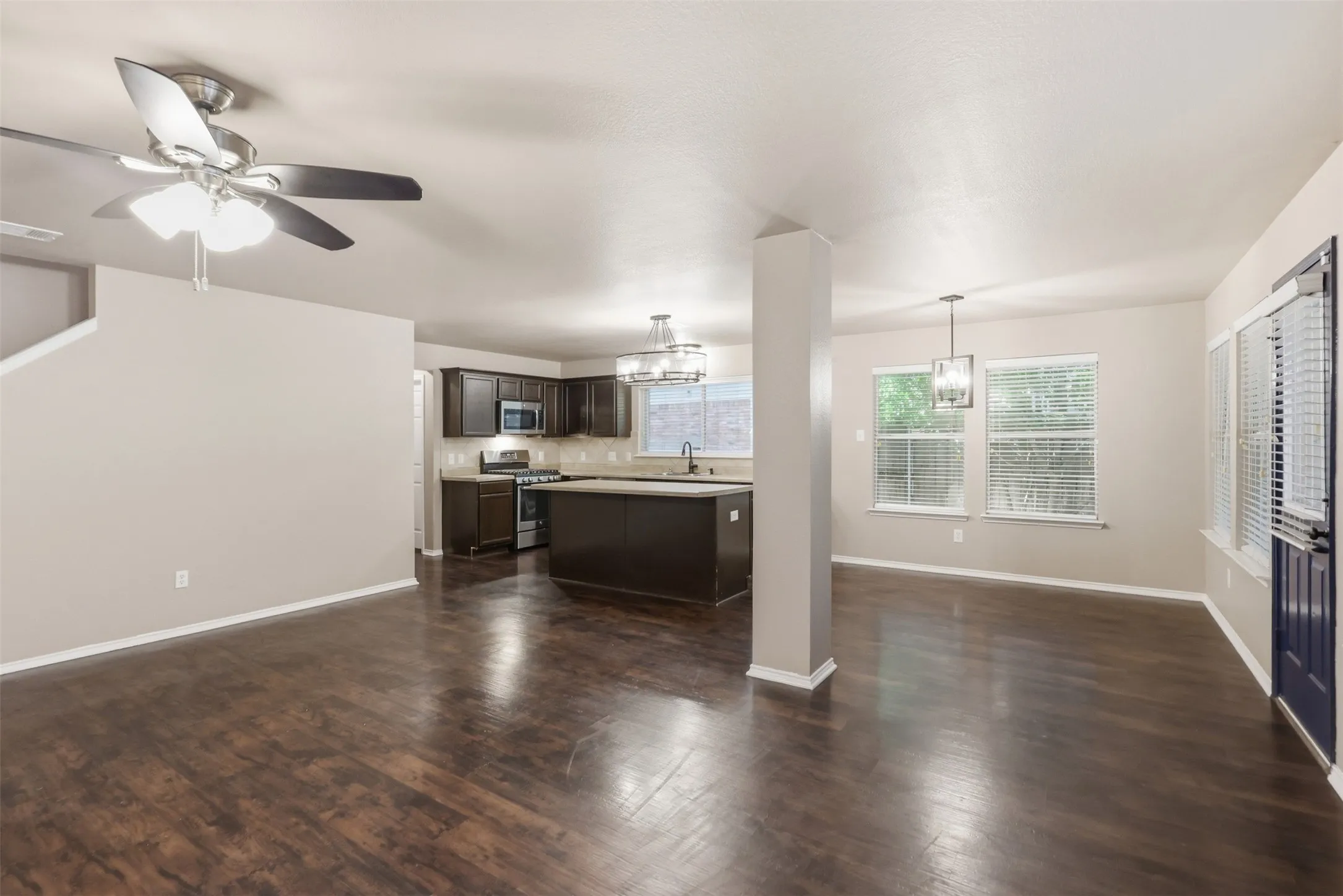 Single Family Residence For Sale in Rockwall County , 218 Mulberry Drive, Fate, Texas 75087, 4 Bedroom, 3 Bathroom, 2 Garage spaces, 2,796 Sqft, built in 2005, mls#21364836, Real Estate Agent in Fate, Homes For Sale in Rockwall county, Homes For Sale in Fate, Realtor in Fate Texas, Real Estate Brokerage Independent Realty Texas, Luminita Cordes Realtor