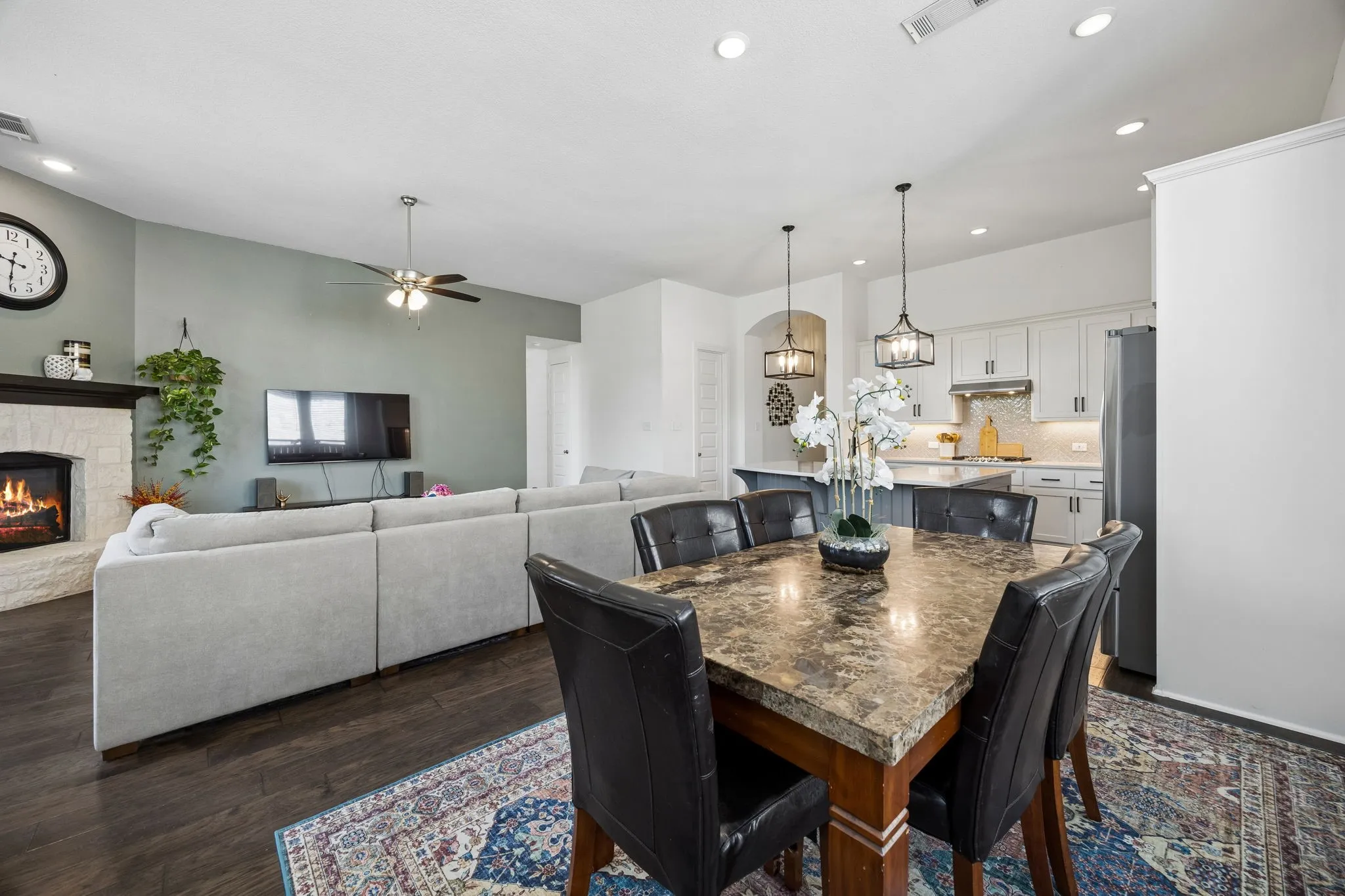 Single Family Residence For Sale in Denton County , 1425 Appaloosa Drive, Aubrey, Texas 76227, 4 Bedroom, 3 Bathroom, 2 Garage spaces, 2,276 Sqft, built in 2019, mls#21361134, Real Estate Agent in Aubrey, Homes For Sale in Denton county, Homes For Sale in Aubrey, Realtor in Aubrey Texas, Real Estate Brokerage Independent Realty Texas, Luminita Cordes Realtor