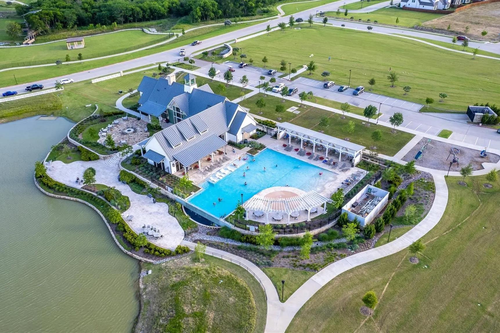 Single Family Residence For Sale in Denton County , 1425 Appaloosa Drive, Aubrey, Texas 76227, 4 Bedroom, 3 Bathroom, 2 Garage spaces, 2,276 Sqft, built in 2019, mls#21361134, Real Estate Agent in Aubrey, Homes For Sale in Denton county, Homes For Sale in Aubrey, Realtor in Aubrey Texas, Real Estate Brokerage Independent Realty Texas, Luminita Cordes Realtor