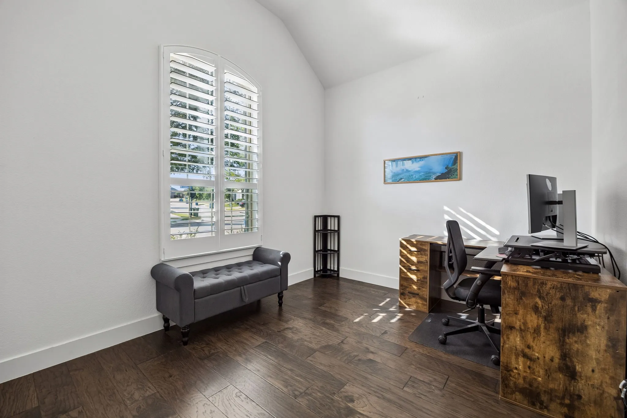 Single Family Residence For Sale in Denton County , 1425 Appaloosa Drive, Aubrey, Texas 76227, 4 Bedroom, 3 Bathroom, 2 Garage spaces, 2,276 Sqft, built in 2019, mls#21361134, Real Estate Agent in Aubrey, Homes For Sale in Denton county, Homes For Sale in Aubrey, Realtor in Aubrey Texas, Real Estate Brokerage Independent Realty Texas, Luminita Cordes Realtor