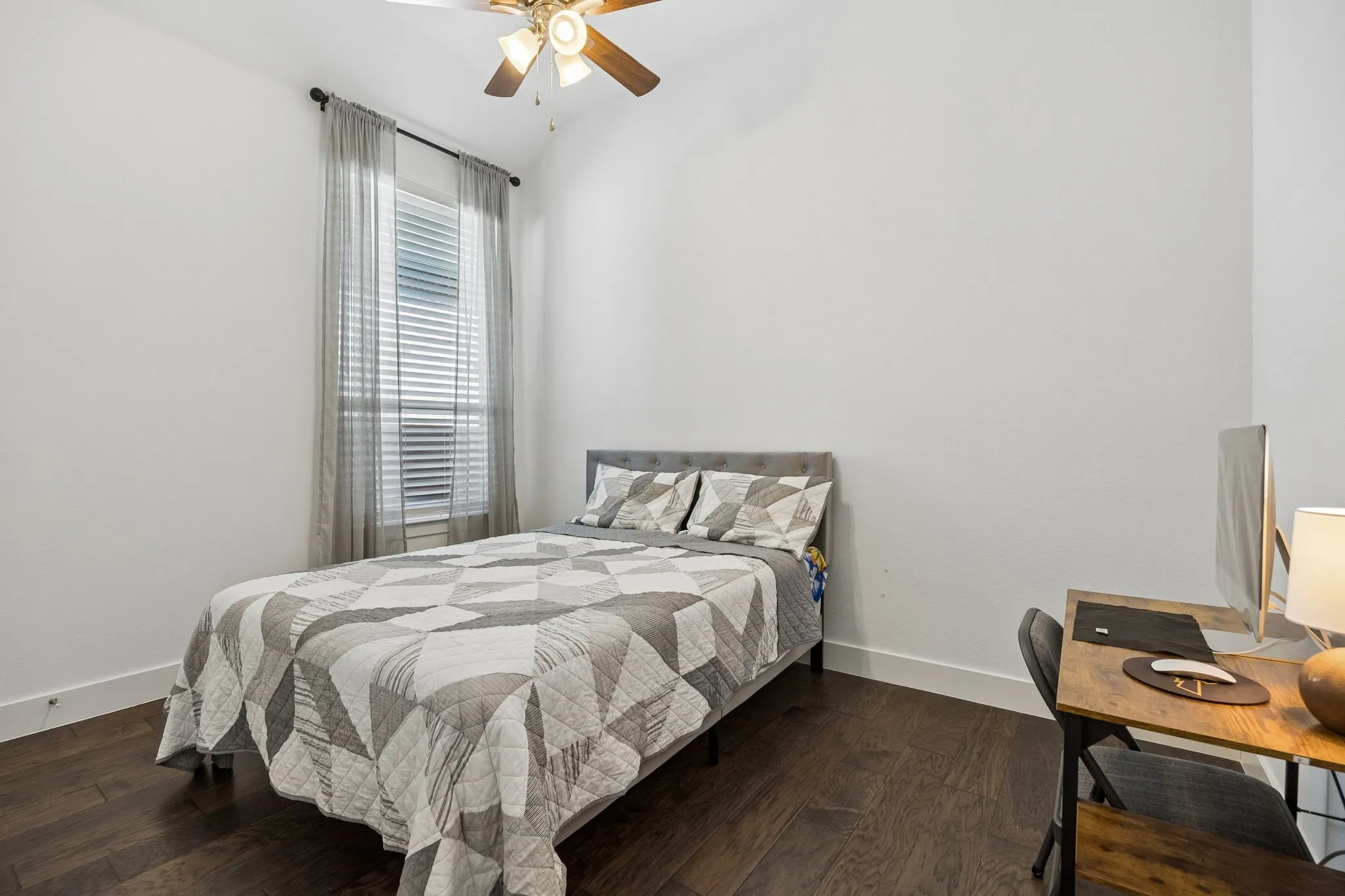 Single Family Residence For Sale in Denton County , 1425 Appaloosa Drive, Aubrey, Texas 76227, 4 Bedroom, 3 Bathroom, 2 Garage spaces, 2,276 Sqft, built in 2019, mls#21361134, Real Estate Agent in Aubrey, Homes For Sale in Denton county, Homes For Sale in Aubrey, Realtor in Aubrey Texas, Real Estate Brokerage Independent Realty Texas, Luminita Cordes Realtor