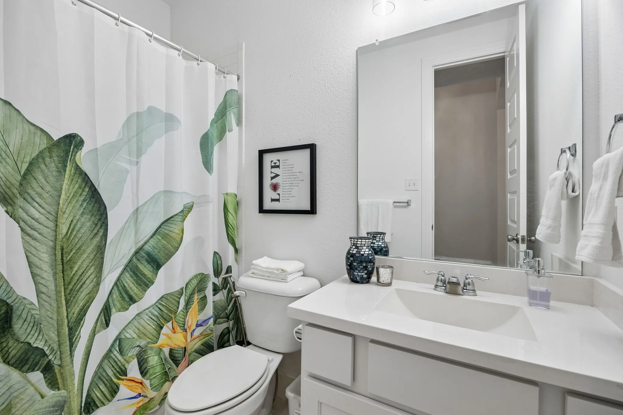 Single Family Residence For Sale in Denton County , 1425 Appaloosa Drive, Aubrey, Texas 76227, 4 Bedroom, 3 Bathroom, 2 Garage spaces, 2,276 Sqft, built in 2019, mls#21361134, Real Estate Agent in Aubrey, Homes For Sale in Denton county, Homes For Sale in Aubrey, Realtor in Aubrey Texas, Real Estate Brokerage Independent Realty Texas, Luminita Cordes Realtor