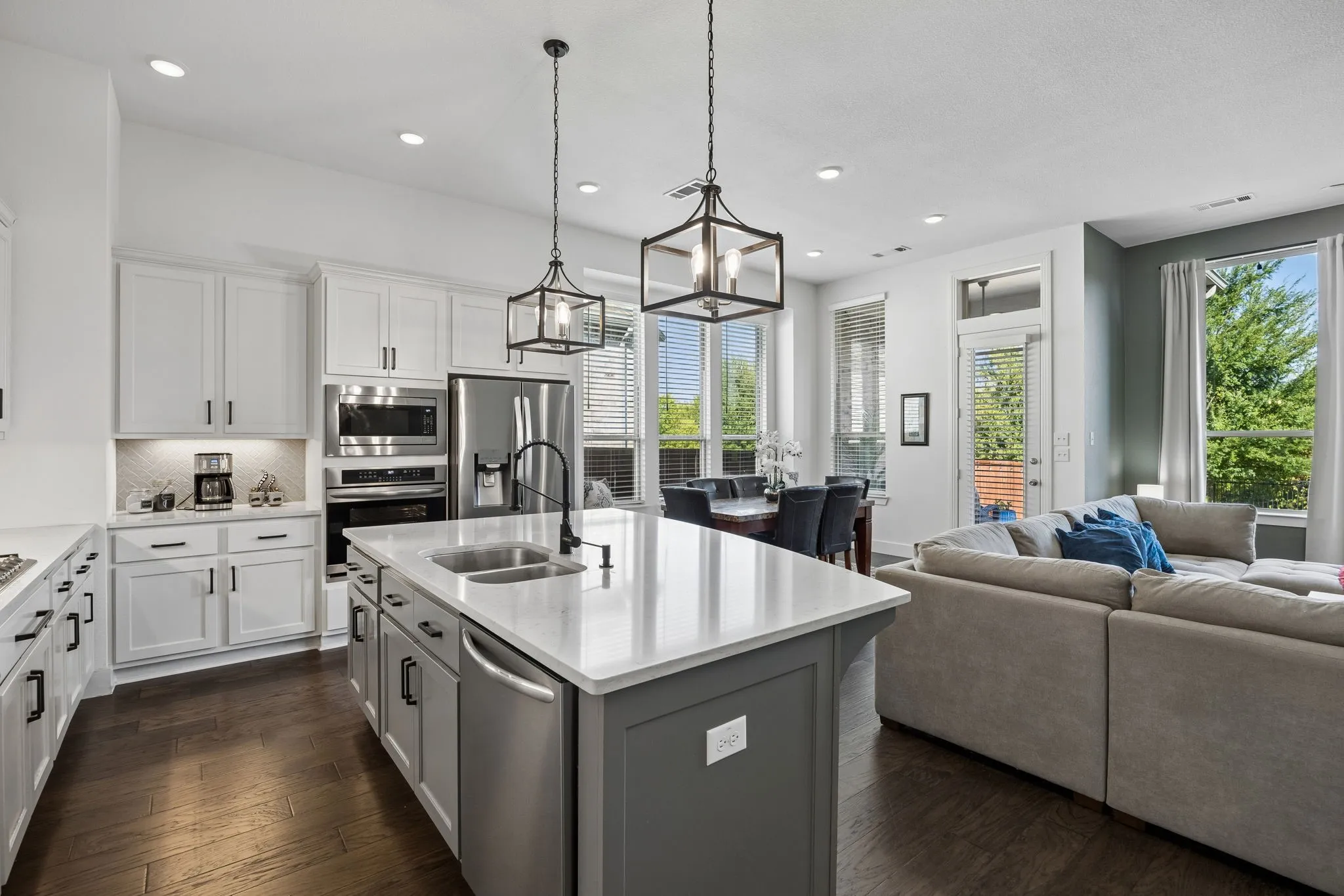 Single Family Residence For Sale in Denton County , 1425 Appaloosa Drive, Aubrey, Texas 76227, 4 Bedroom, 3 Bathroom, 2 Garage spaces, 2,276 Sqft, built in 2019, mls#21361134, Real Estate Agent in Aubrey, Homes For Sale in Denton county, Homes For Sale in Aubrey, Realtor in Aubrey Texas, Real Estate Brokerage Independent Realty Texas, Luminita Cordes Realtor