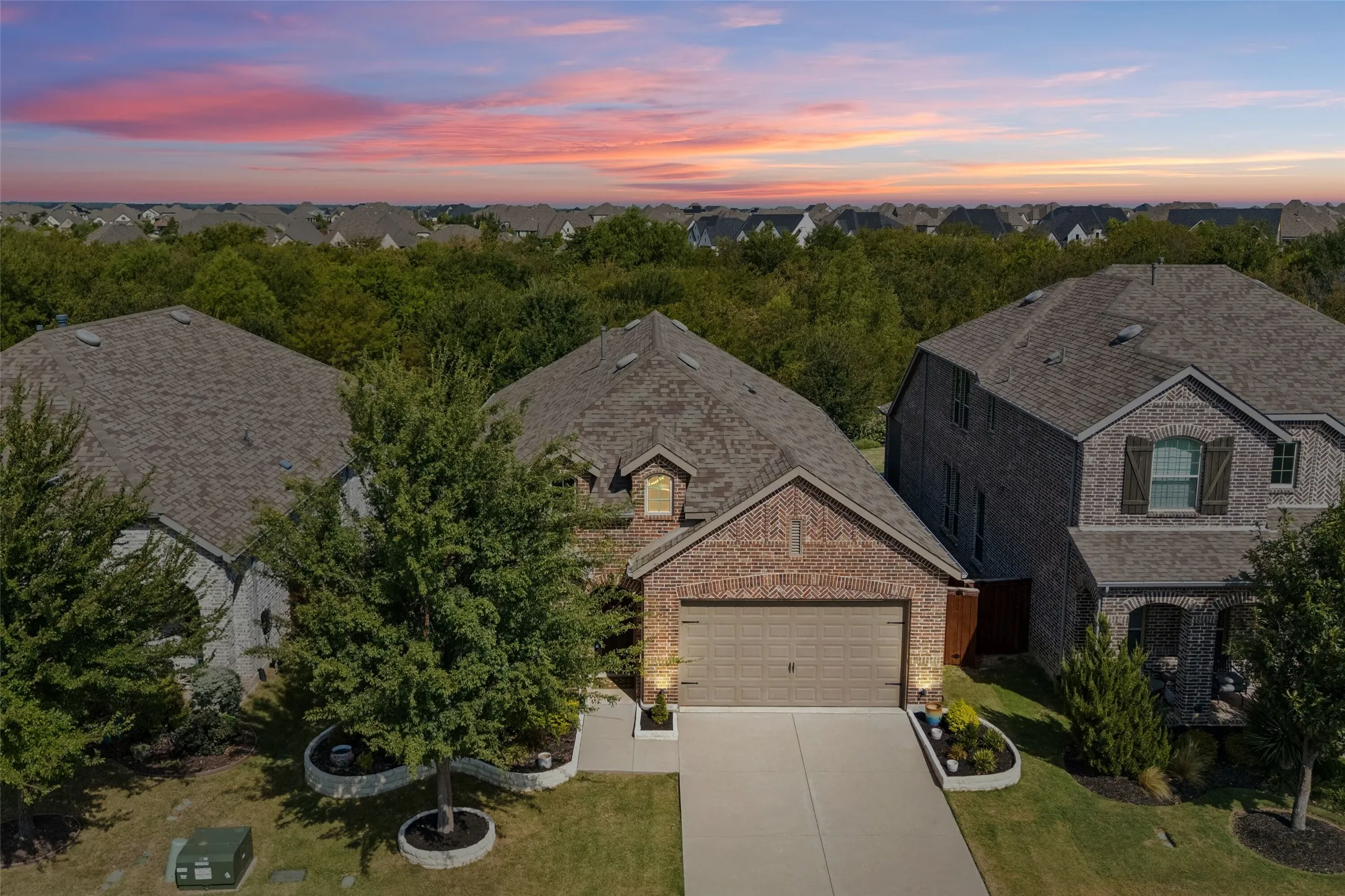 Single Family Residence For Sale in Denton County , 1425 Appaloosa Drive, Aubrey, Texas 76227, 4 Bedroom, 3 Bathroom, 2 Garage spaces, 2,276 Sqft, built in 2019, mls#21361134, Real Estate Agent in Aubrey, Homes For Sale in Denton county, Homes For Sale in Aubrey, Realtor in Aubrey Texas, Real Estate Brokerage Independent Realty Texas, Luminita Cordes Realtor