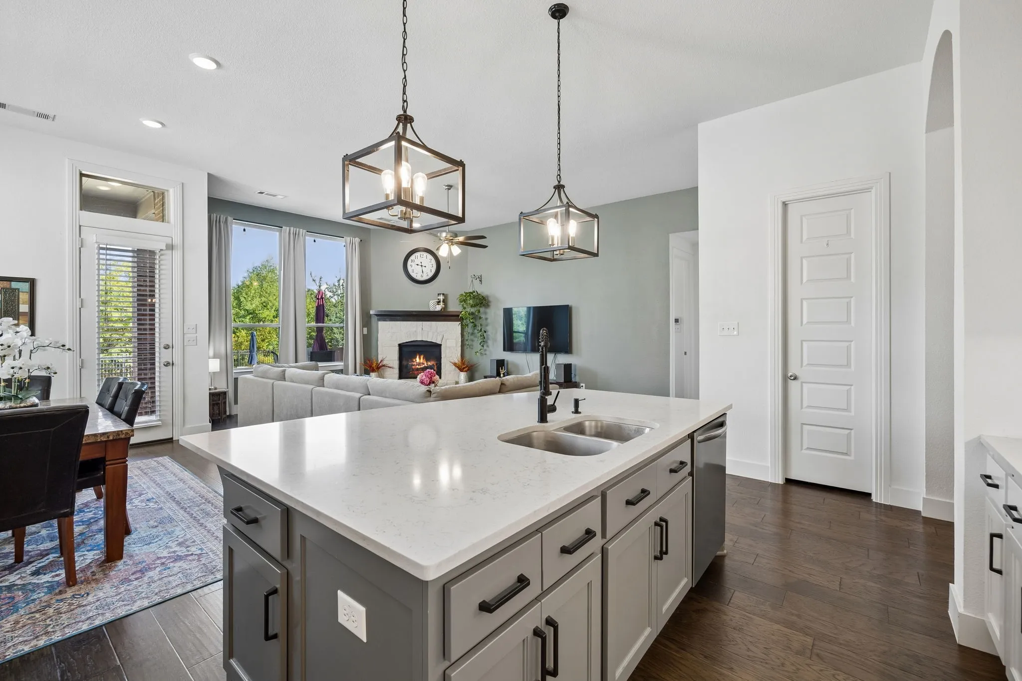 Single Family Residence For Sale in Denton County , 1425 Appaloosa Drive, Aubrey, Texas 76227, 4 Bedroom, 3 Bathroom, 2 Garage spaces, 2,276 Sqft, built in 2019, mls#21361134, Real Estate Agent in Aubrey, Homes For Sale in Denton county, Homes For Sale in Aubrey, Realtor in Aubrey Texas, Real Estate Brokerage Independent Realty Texas, Luminita Cordes Realtor