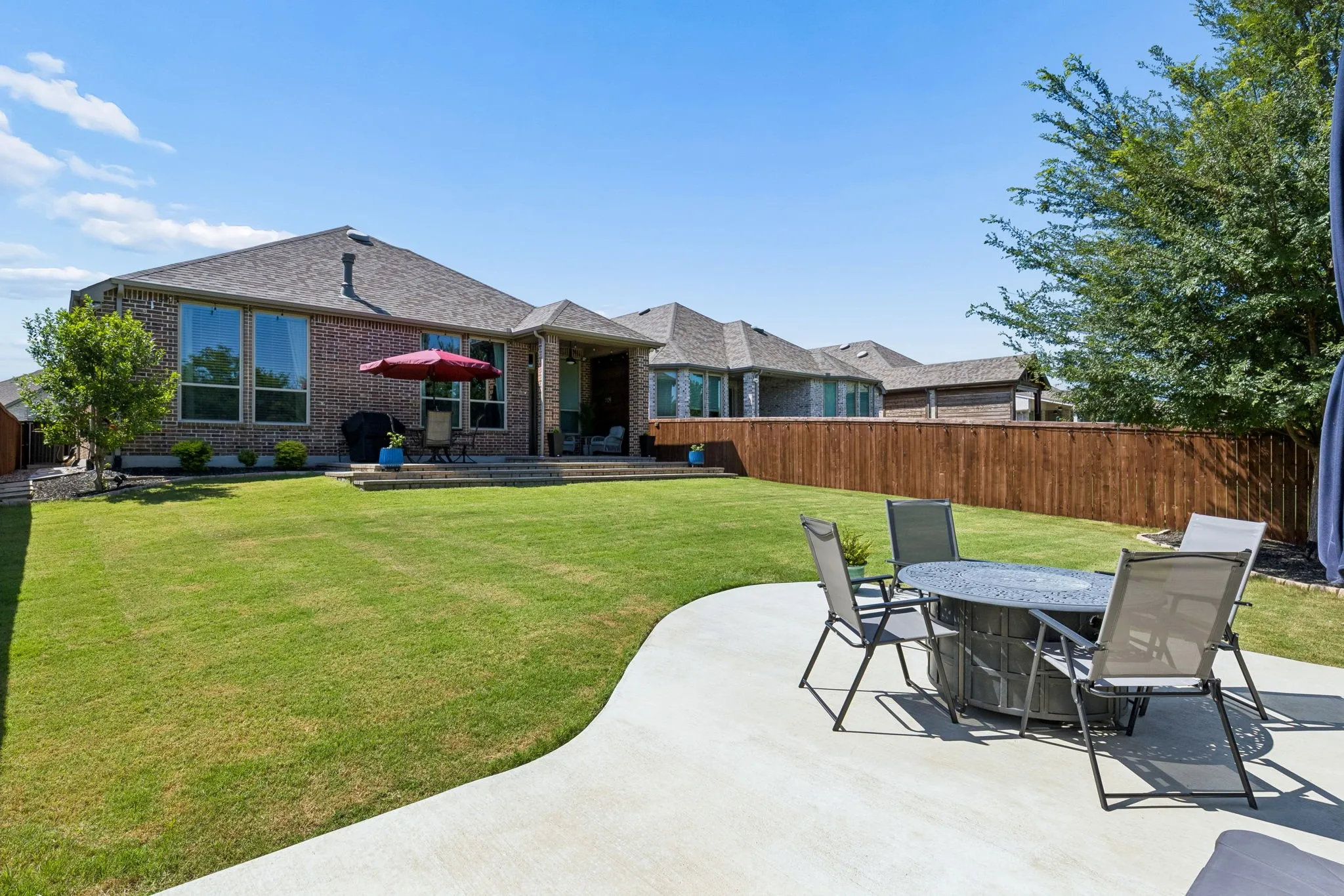 Single Family Residence For Sale in Denton County , 1425 Appaloosa Drive, Aubrey, Texas 76227, 4 Bedroom, 3 Bathroom, 2 Garage spaces, 2,276 Sqft, built in 2019, mls#21361134, Real Estate Agent in Aubrey, Homes For Sale in Denton county, Homes For Sale in Aubrey, Realtor in Aubrey Texas, Real Estate Brokerage Independent Realty Texas, Luminita Cordes Realtor