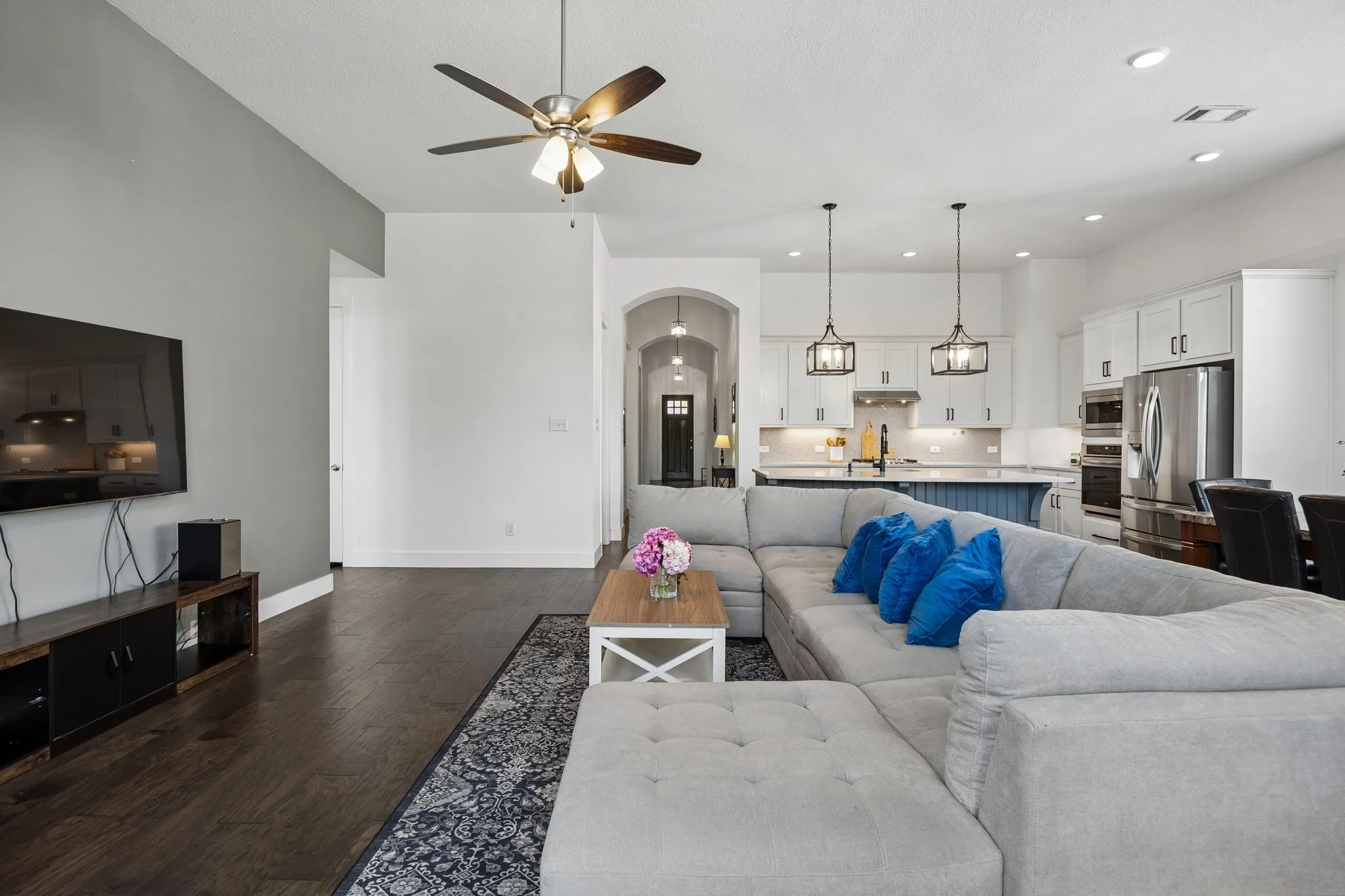 Single Family Residence For Sale in Denton County , 1425 Appaloosa Drive, Aubrey, Texas 76227, 4 Bedroom, 3 Bathroom, 2 Garage spaces, 2,276 Sqft, built in 2019, mls#21361134, Real Estate Agent in Aubrey, Homes For Sale in Denton county, Homes For Sale in Aubrey, Realtor in Aubrey Texas, Real Estate Brokerage Independent Realty Texas, Luminita Cordes Realtor