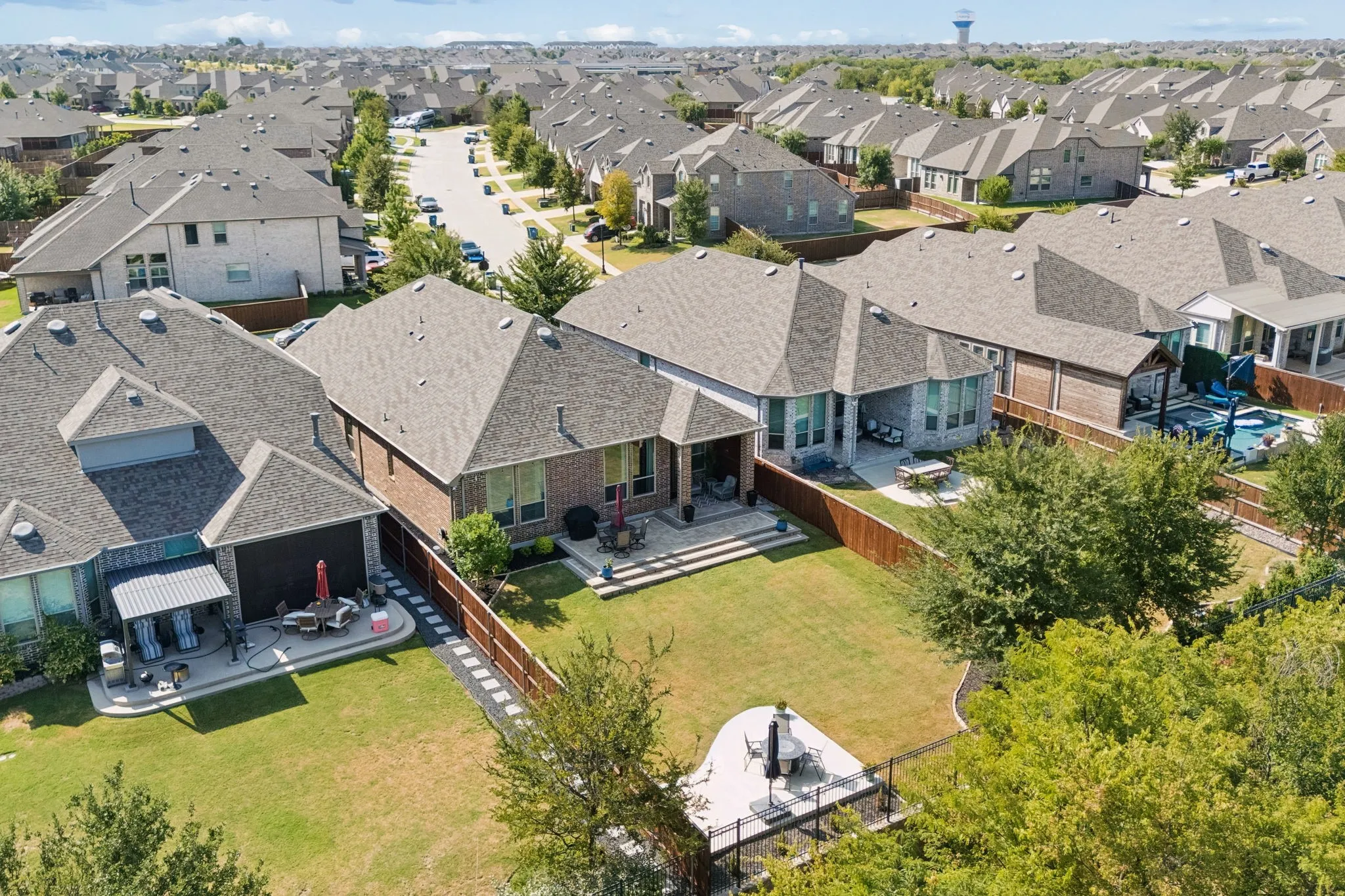 Single Family Residence For Sale in Denton County , 1425 Appaloosa Drive, Aubrey, Texas 76227, 4 Bedroom, 3 Bathroom, 2 Garage spaces, 2,276 Sqft, built in 2019, mls#21361134, Real Estate Agent in Aubrey, Homes For Sale in Denton county, Homes For Sale in Aubrey, Realtor in Aubrey Texas, Real Estate Brokerage Independent Realty Texas, Luminita Cordes Realtor