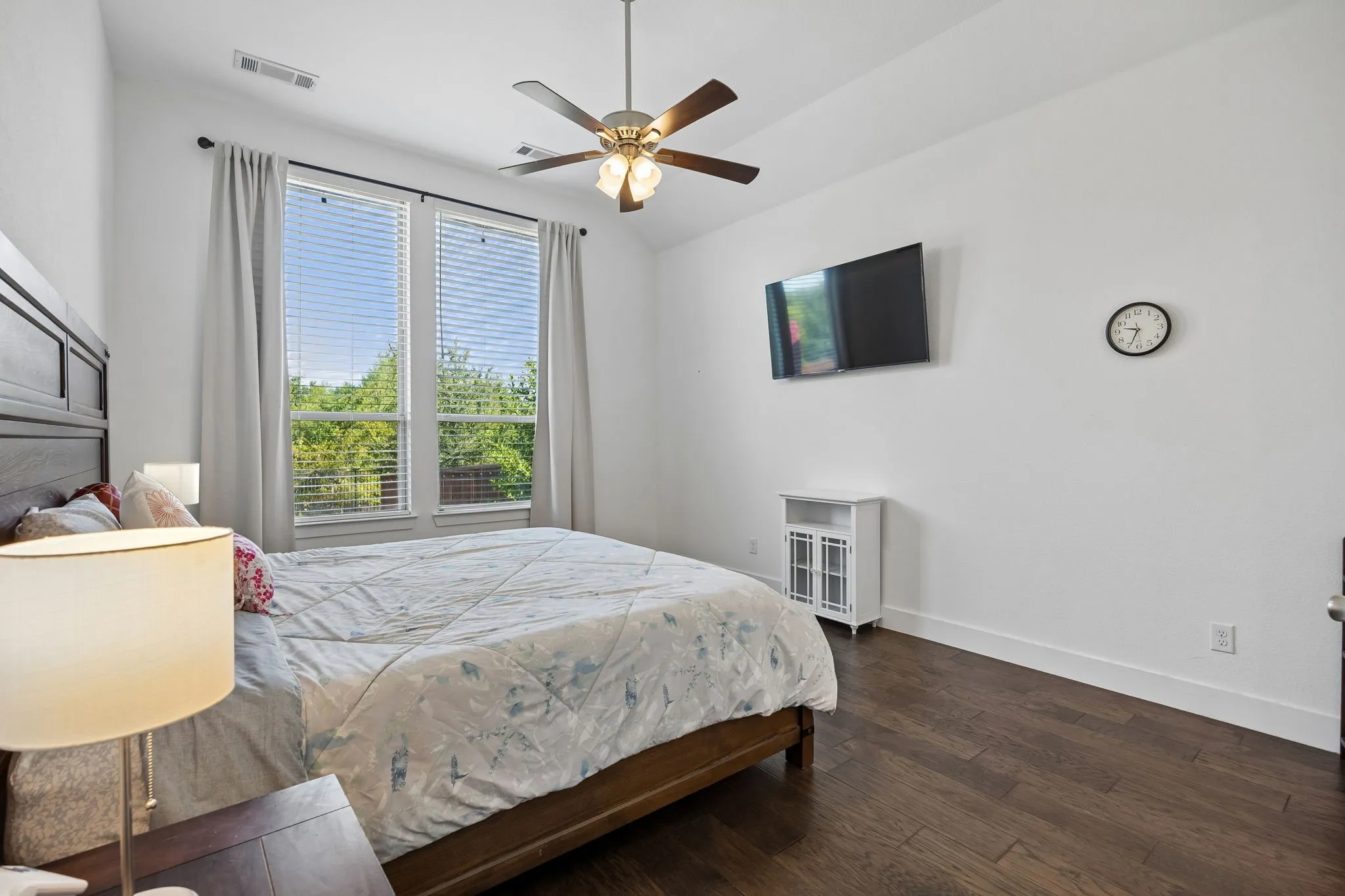 Single Family Residence For Sale in Denton County , 1425 Appaloosa Drive, Aubrey, Texas 76227, 4 Bedroom, 3 Bathroom, 2 Garage spaces, 2,276 Sqft, built in 2019, mls#21361134, Real Estate Agent in Aubrey, Homes For Sale in Denton county, Homes For Sale in Aubrey, Realtor in Aubrey Texas, Real Estate Brokerage Independent Realty Texas, Luminita Cordes Realtor