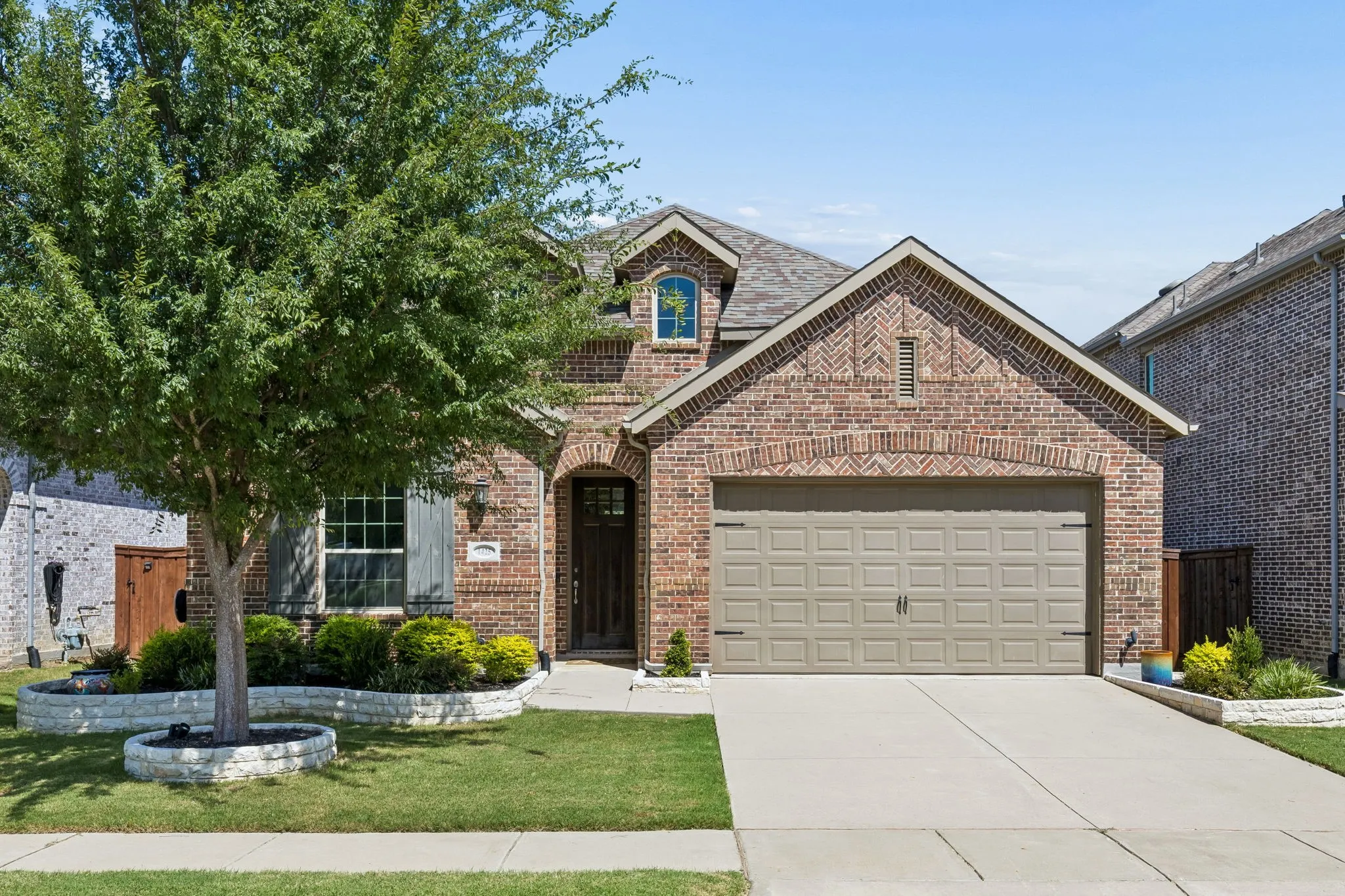 Single Family Residence For Sale in Denton County , 1425 Appaloosa Drive, Aubrey, Texas 76227, 4 Bedroom, 3 Bathroom, 2 Garage spaces, 2,276 Sqft, built in 2019, mls#21361134, Real Estate Agent in Aubrey, Homes For Sale in Denton county, Homes For Sale in Aubrey, Realtor in Aubrey Texas, Real Estate Brokerage Independent Realty Texas, Luminita Cordes Realtor