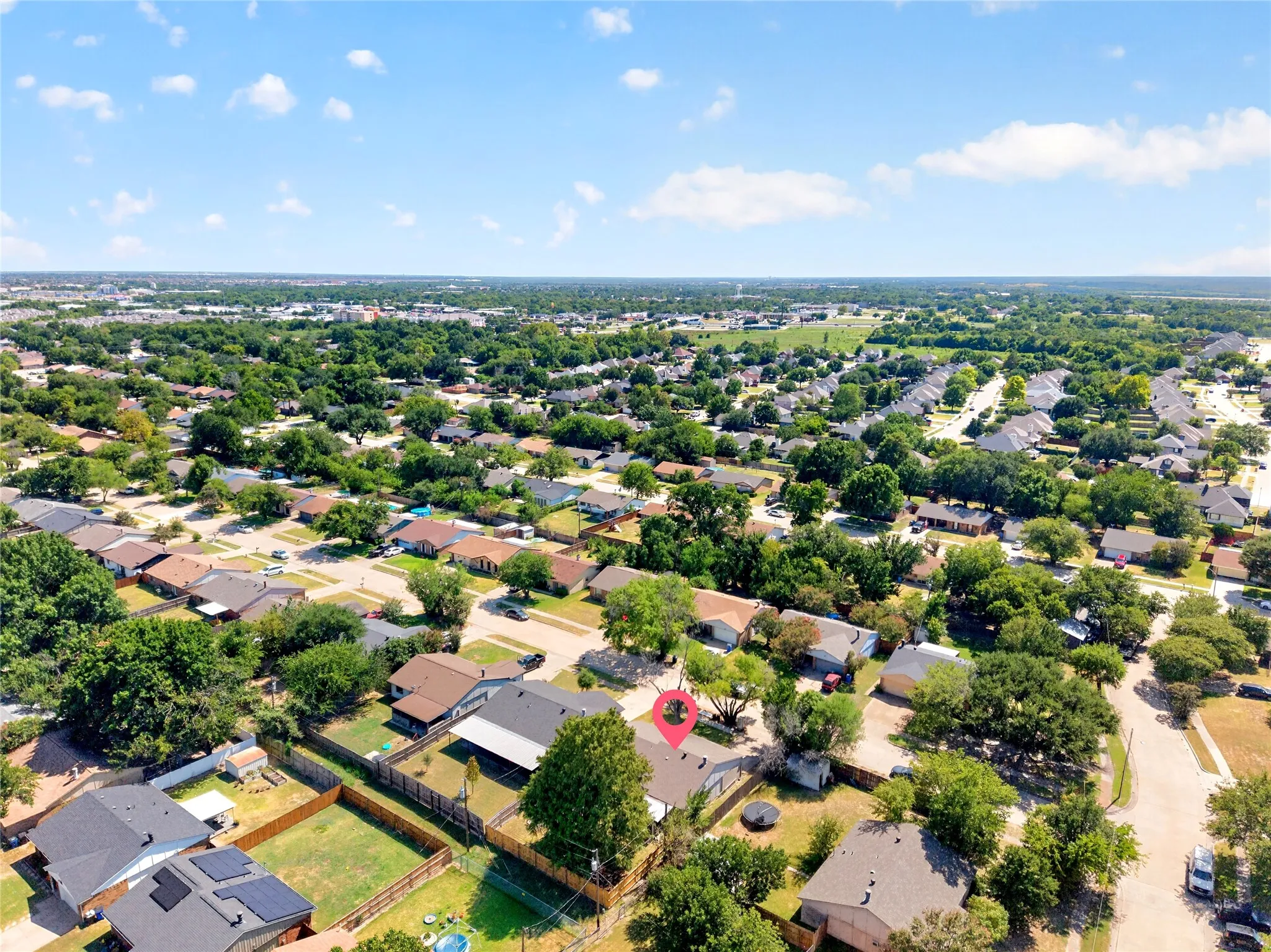 Single Family Residence For Sale in Kaufman County , 524 Woodcrest Way, Forney, Texas 75126, 3 Bedroom, 2 Bathroom, 2 Garage spaces, 1,416 Sqft, built in 1975, mls#21365624, Real Estate Agent in Forney, Homes For Sale in Kaufman county, Homes For Sale in Forney, Realtor in Forney Texas, Real Estate Brokerage Independent Realty Texas, Luminita Cordes Realtor