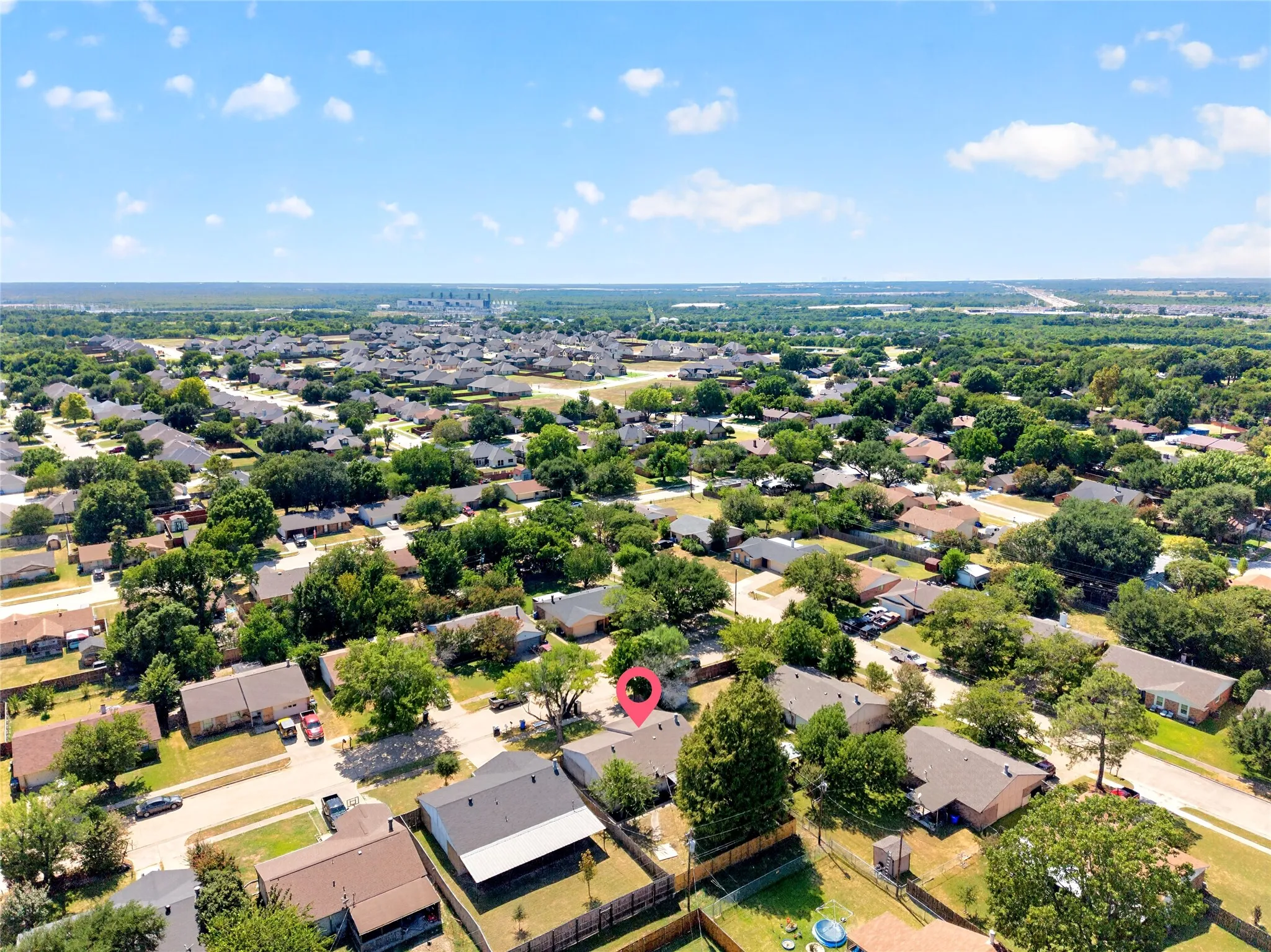 Single Family Residence For Sale in Kaufman County , 524 Woodcrest Way, Forney, Texas 75126, 3 Bedroom, 2 Bathroom, 2 Garage spaces, 1,416 Sqft, built in 1975, mls#21365624, Real Estate Agent in Forney, Homes For Sale in Kaufman county, Homes For Sale in Forney, Realtor in Forney Texas, Real Estate Brokerage Independent Realty Texas, Luminita Cordes Realtor