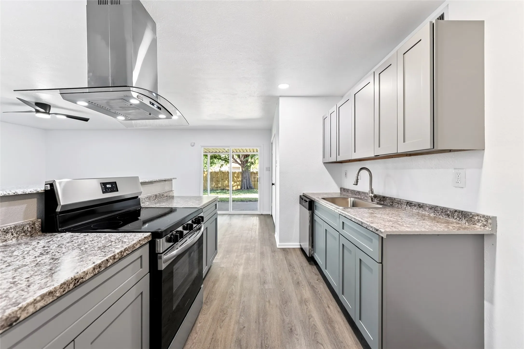 Single Family Residence For Sale in Kaufman County , 524 Woodcrest Way, Forney, Texas 75126, 3 Bedroom, 2 Bathroom, 2 Garage spaces, 1,416 Sqft, built in 1975, mls#21365624, Real Estate Agent in Forney, Homes For Sale in Kaufman county, Homes For Sale in Forney, Realtor in Forney Texas, Real Estate Brokerage Independent Realty Texas, Luminita Cordes Realtor