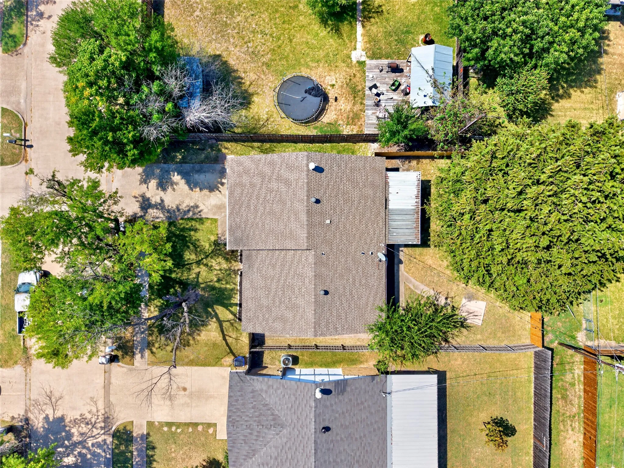 Single Family Residence For Sale in Kaufman County , 524 Woodcrest Way, Forney, Texas 75126, 3 Bedroom, 2 Bathroom, 2 Garage spaces, 1,416 Sqft, built in 1975, mls#21365624, Real Estate Agent in Forney, Homes For Sale in Kaufman county, Homes For Sale in Forney, Realtor in Forney Texas, Real Estate Brokerage Independent Realty Texas, Luminita Cordes Realtor