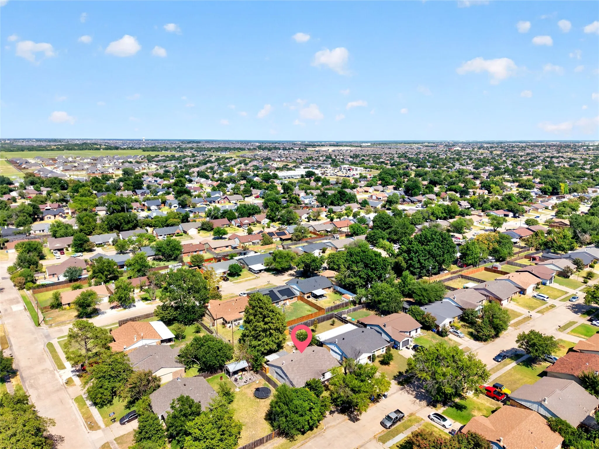Single Family Residence For Sale in Kaufman County , 524 Woodcrest Way, Forney, Texas 75126, 3 Bedroom, 2 Bathroom, 2 Garage spaces, 1,416 Sqft, built in 1975, mls#21365624, Real Estate Agent in Forney, Homes For Sale in Kaufman county, Homes For Sale in Forney, Realtor in Forney Texas, Real Estate Brokerage Independent Realty Texas, Luminita Cordes Realtor