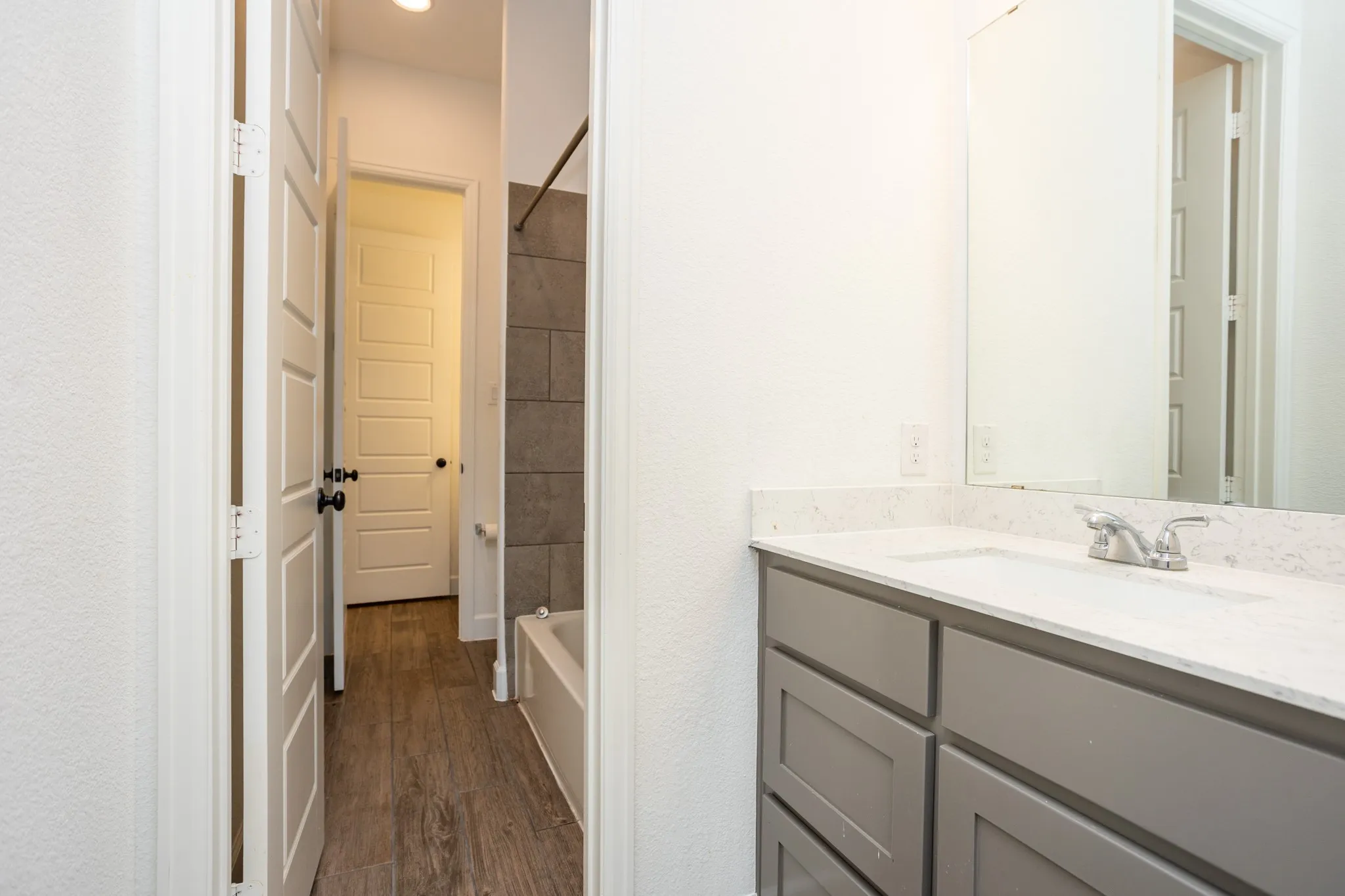 Single Family Residence For Sale in Denton County , 340 Moonvine Drive, Little Elm, Texas 75068, 4 Bedroom, 4 Bathroom, 2 Garage spaces, 2,653 Sqft, built in 2021, mls#21366440, Real Estate Agent in Little Elm, Homes For Sale in Denton county, Homes For Sale in Little Elm, Realtor in Little Elm Texas, Real Estate Brokerage Independent Realty Texas, Luminita Cordes Realtor