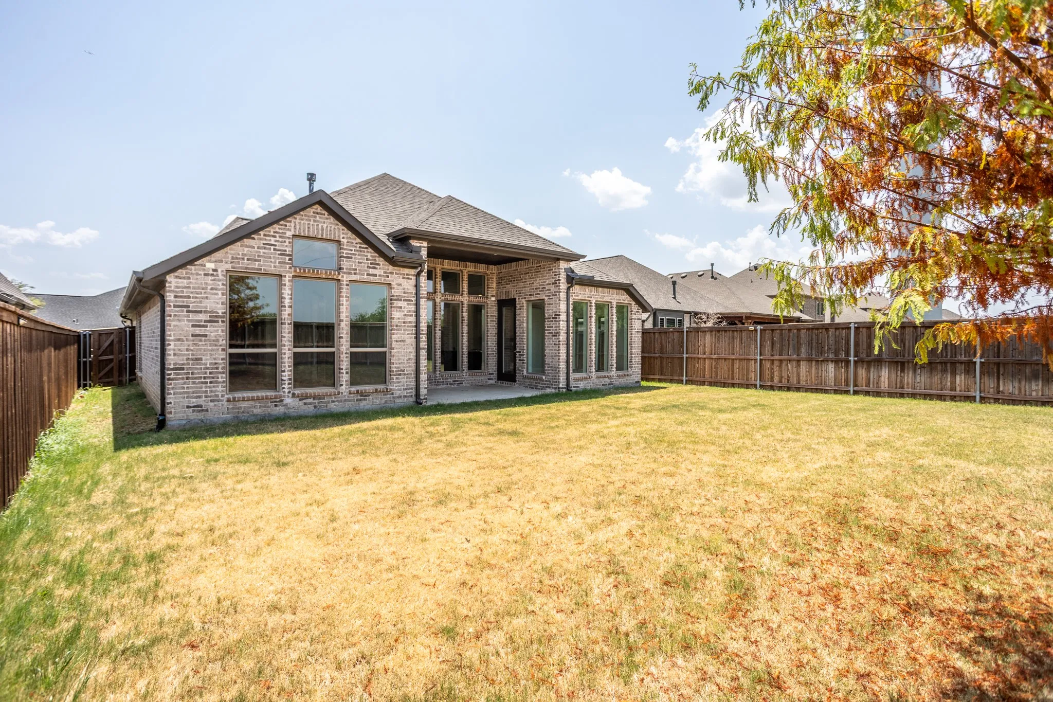 Single Family Residence For Sale in Denton County , 340 Moonvine Drive, Little Elm, Texas 75068, 4 Bedroom, 4 Bathroom, 2 Garage spaces, 2,653 Sqft, built in 2021, mls#21366440, Real Estate Agent in Little Elm, Homes For Sale in Denton county, Homes For Sale in Little Elm, Realtor in Little Elm Texas, Real Estate Brokerage Independent Realty Texas, Luminita Cordes Realtor