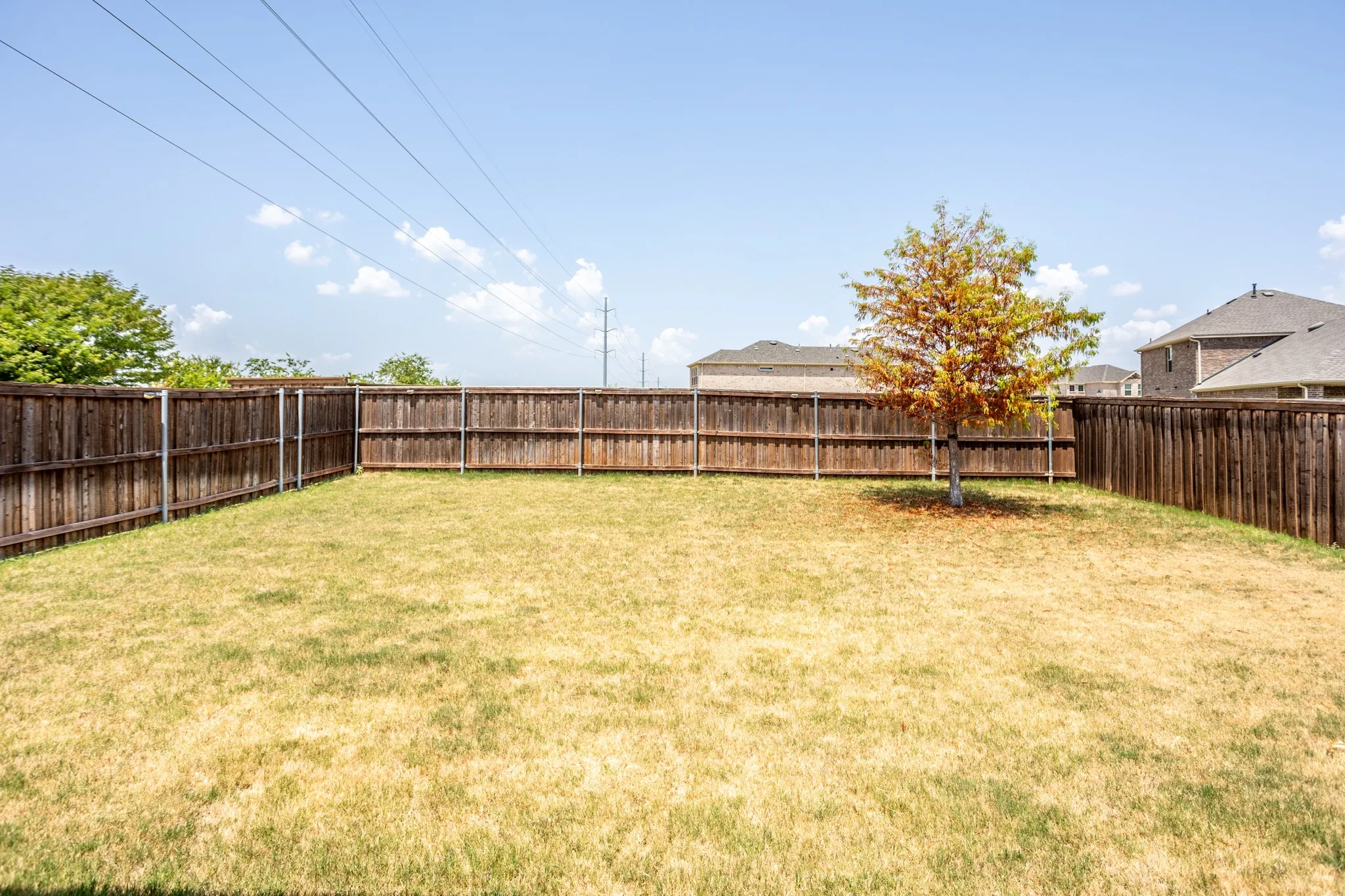 Single Family Residence For Sale in Denton County , 340 Moonvine Drive, Little Elm, Texas 75068, 4 Bedroom, 4 Bathroom, 2 Garage spaces, 2,653 Sqft, built in 2021, mls#21366440, Real Estate Agent in Little Elm, Homes For Sale in Denton county, Homes For Sale in Little Elm, Realtor in Little Elm Texas, Real Estate Brokerage Independent Realty Texas, Luminita Cordes Realtor