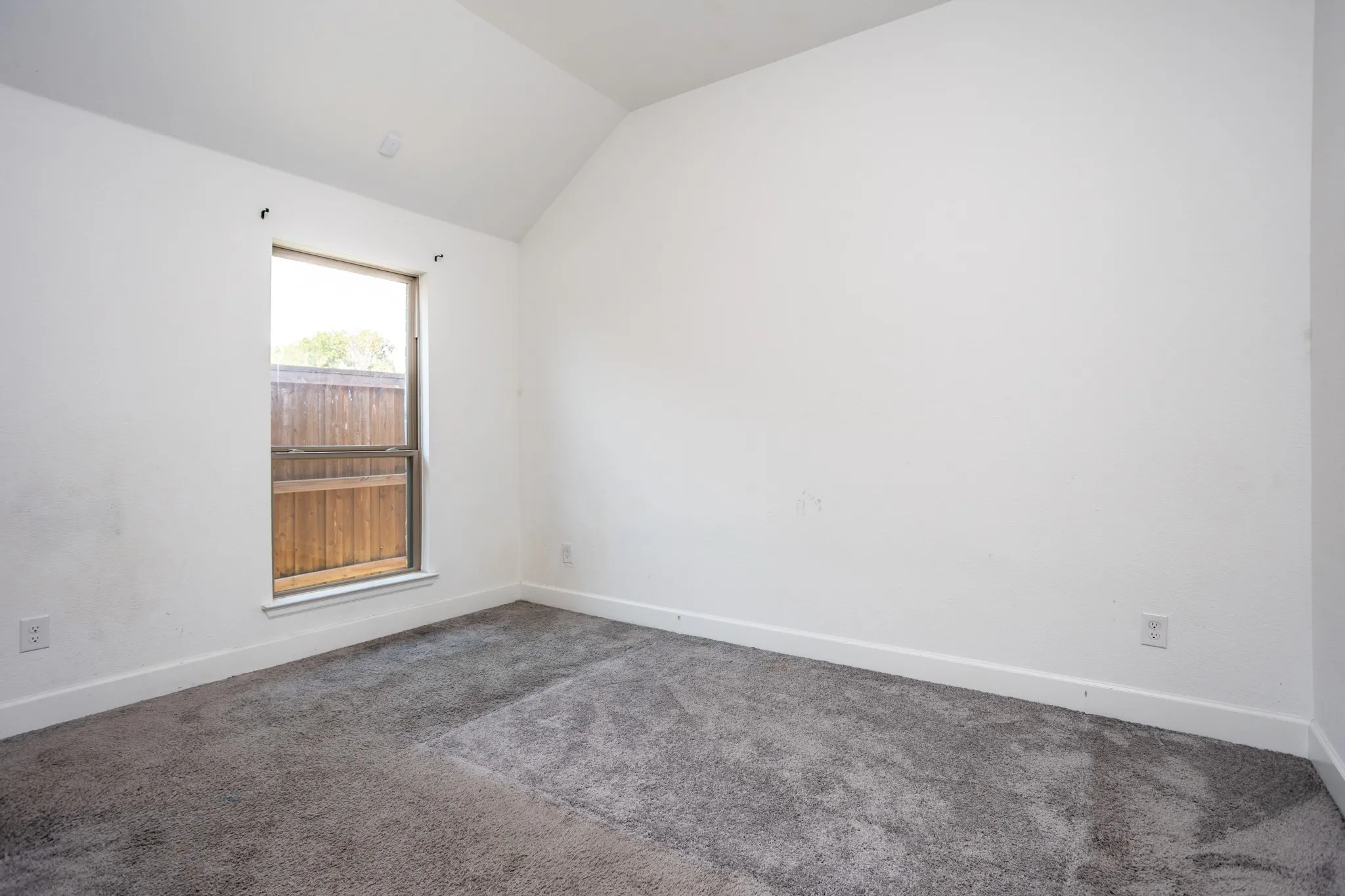 Single Family Residence For Sale in Denton County , 340 Moonvine Drive, Little Elm, Texas 75068, 4 Bedroom, 4 Bathroom, 2 Garage spaces, 2,653 Sqft, built in 2021, mls#21366440, Real Estate Agent in Little Elm, Homes For Sale in Denton county, Homes For Sale in Little Elm, Realtor in Little Elm Texas, Real Estate Brokerage Independent Realty Texas, Luminita Cordes Realtor